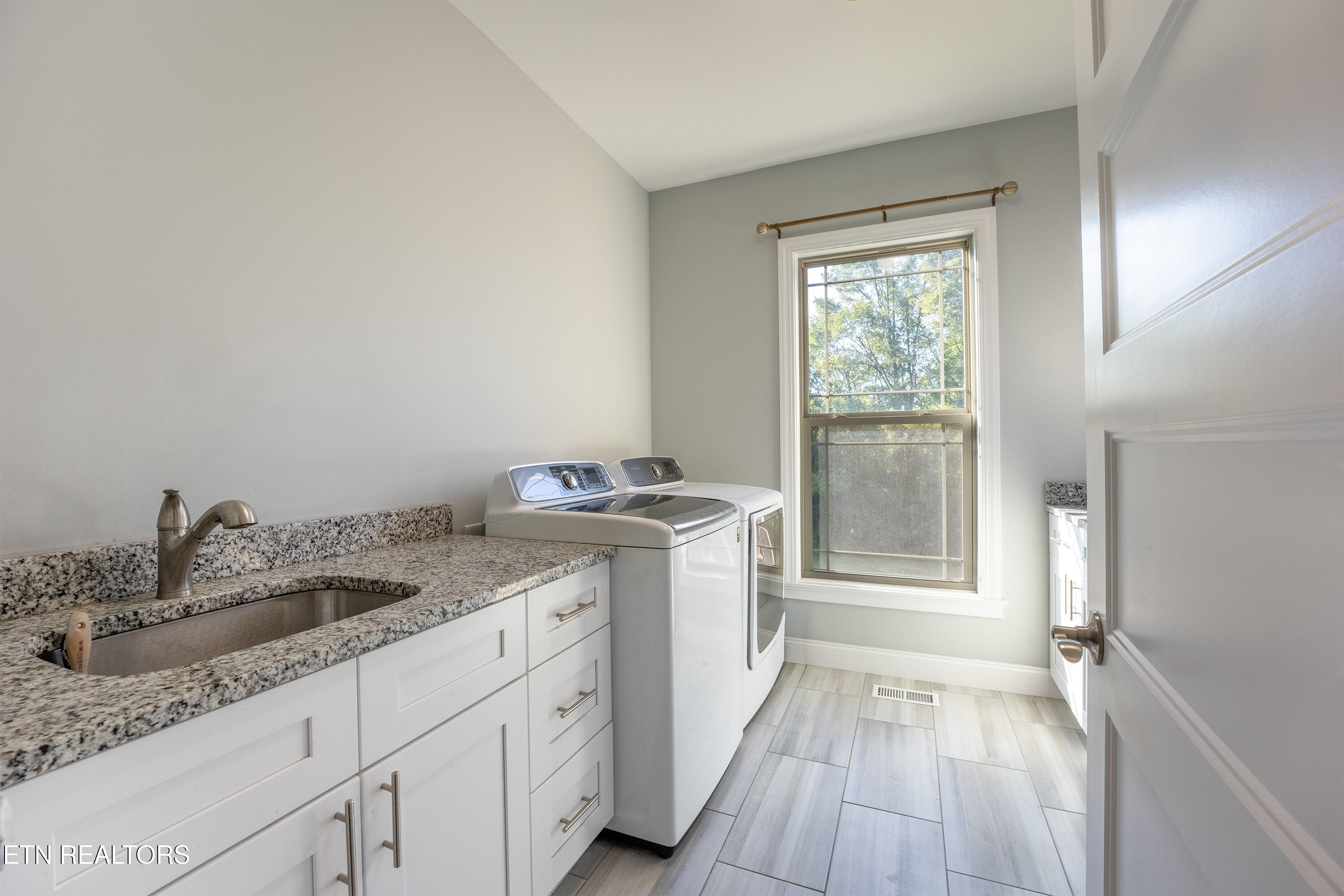 6841 Redtail Hawk Way Knoxville TN 37921