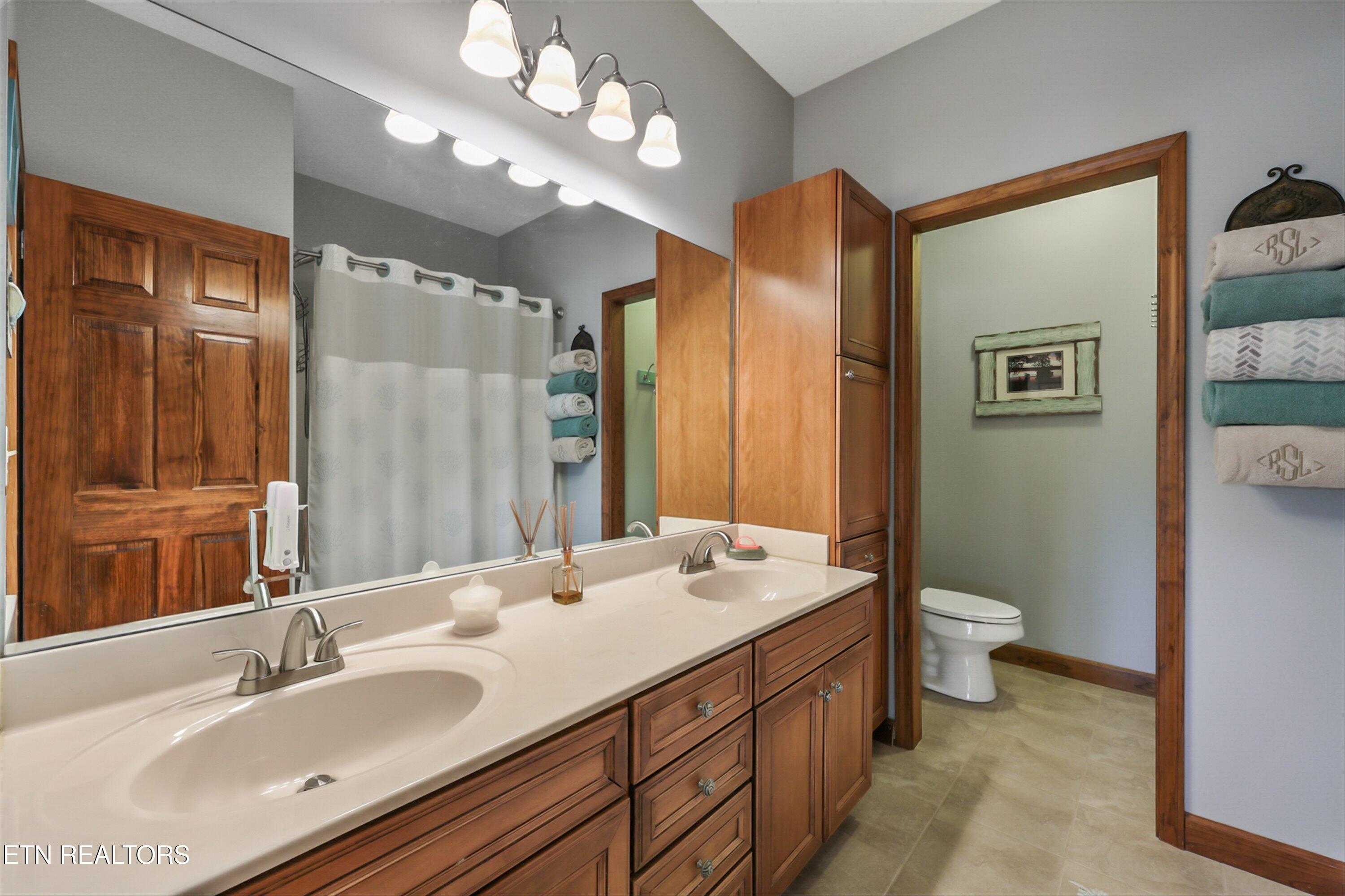 891 Yoakum Hollow Road Jacksboro TN 37757