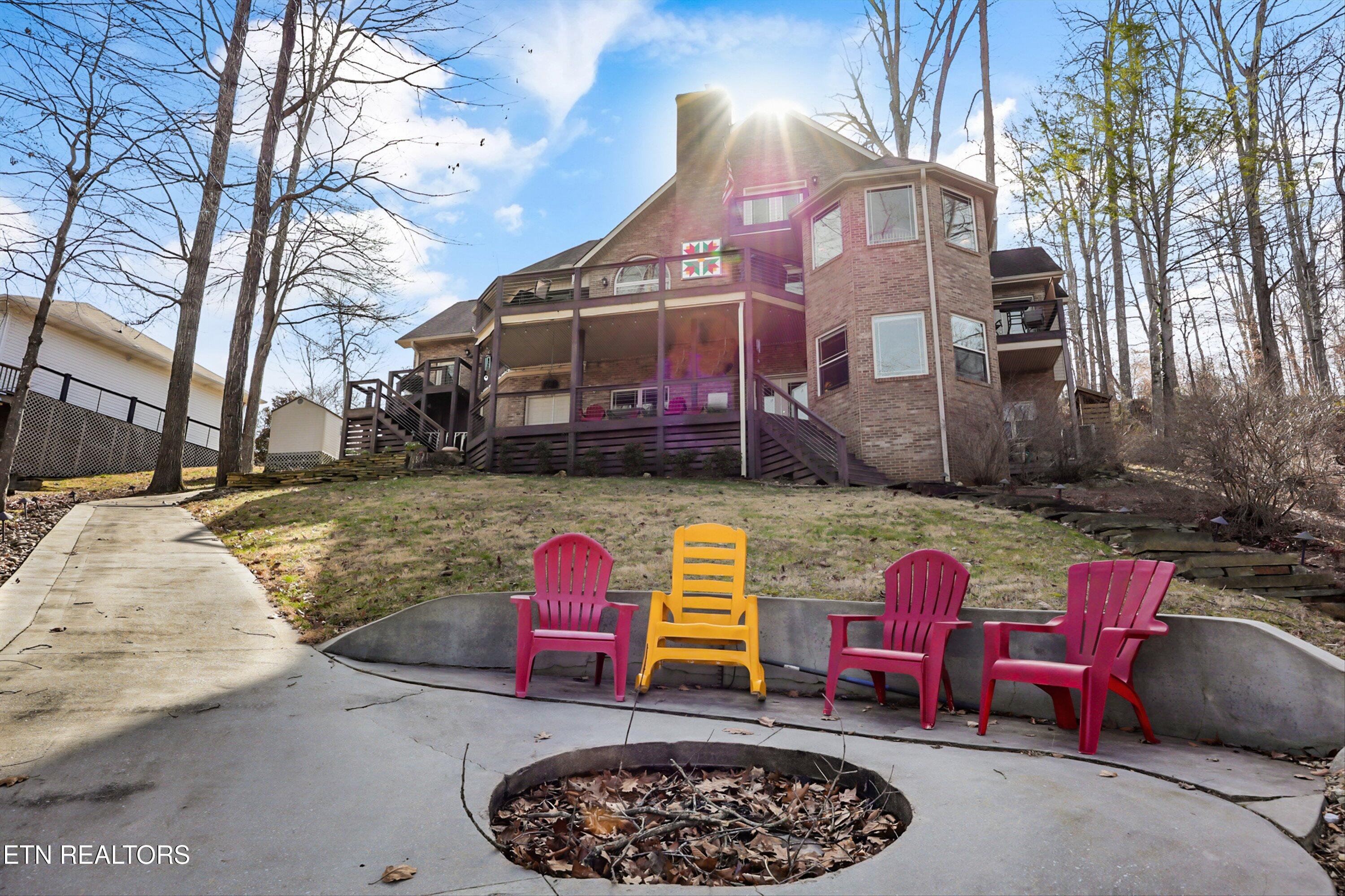 891 Yoakum Hollow Road Jacksboro TN 37757