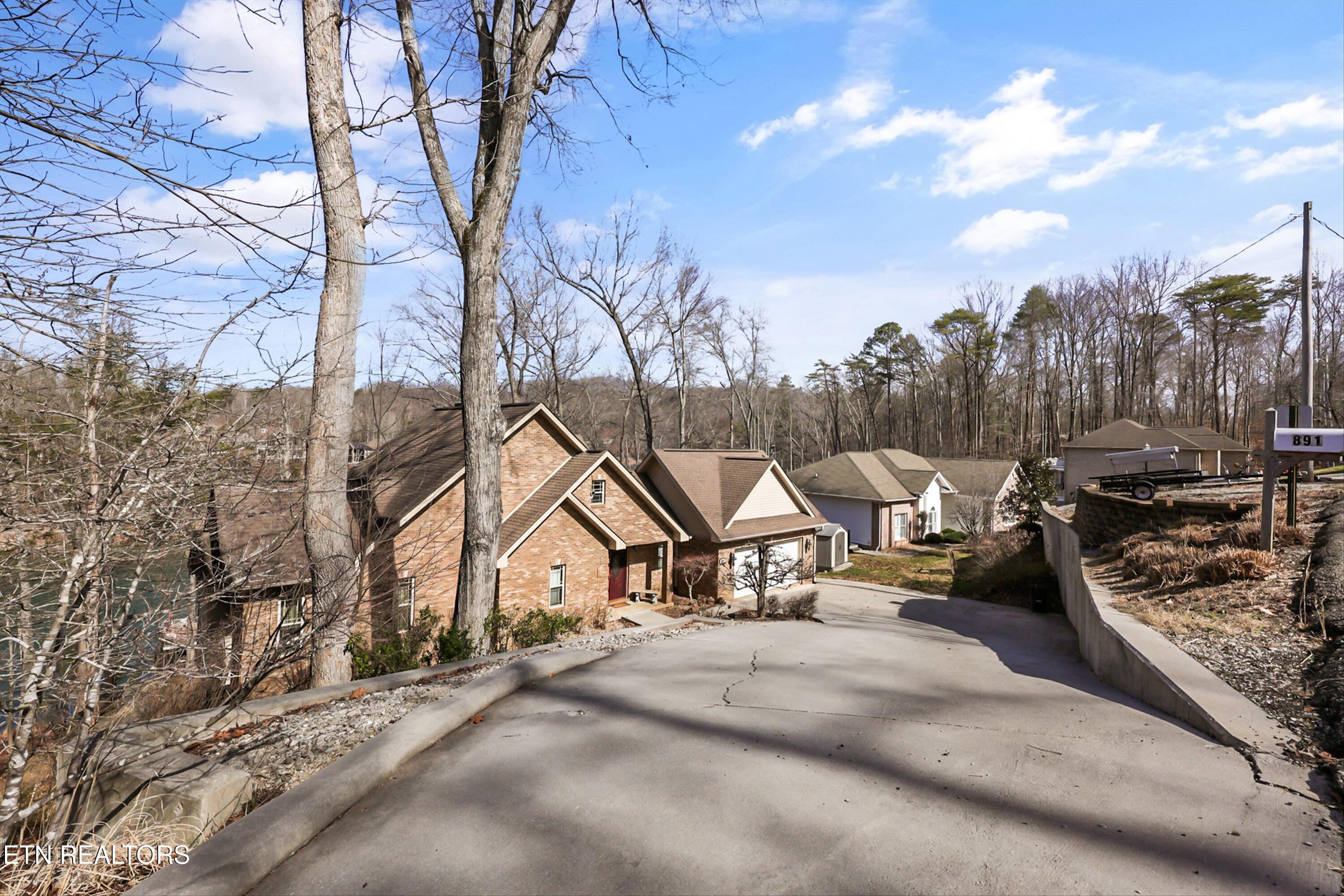 891 Yoakum Hollow Road Jacksboro TN 37757