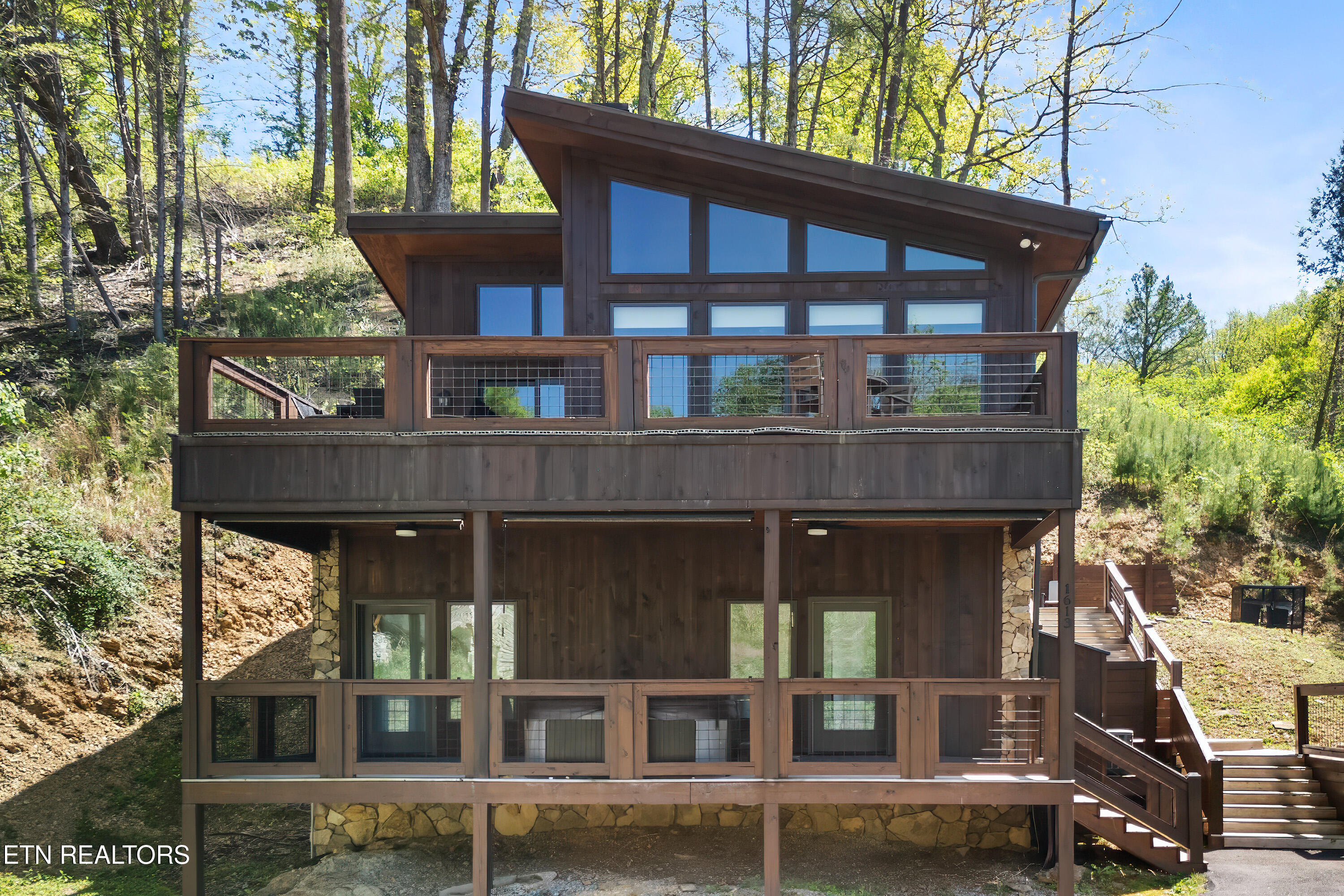 1613 Mitchell Farm Road Sevierville TN 37876