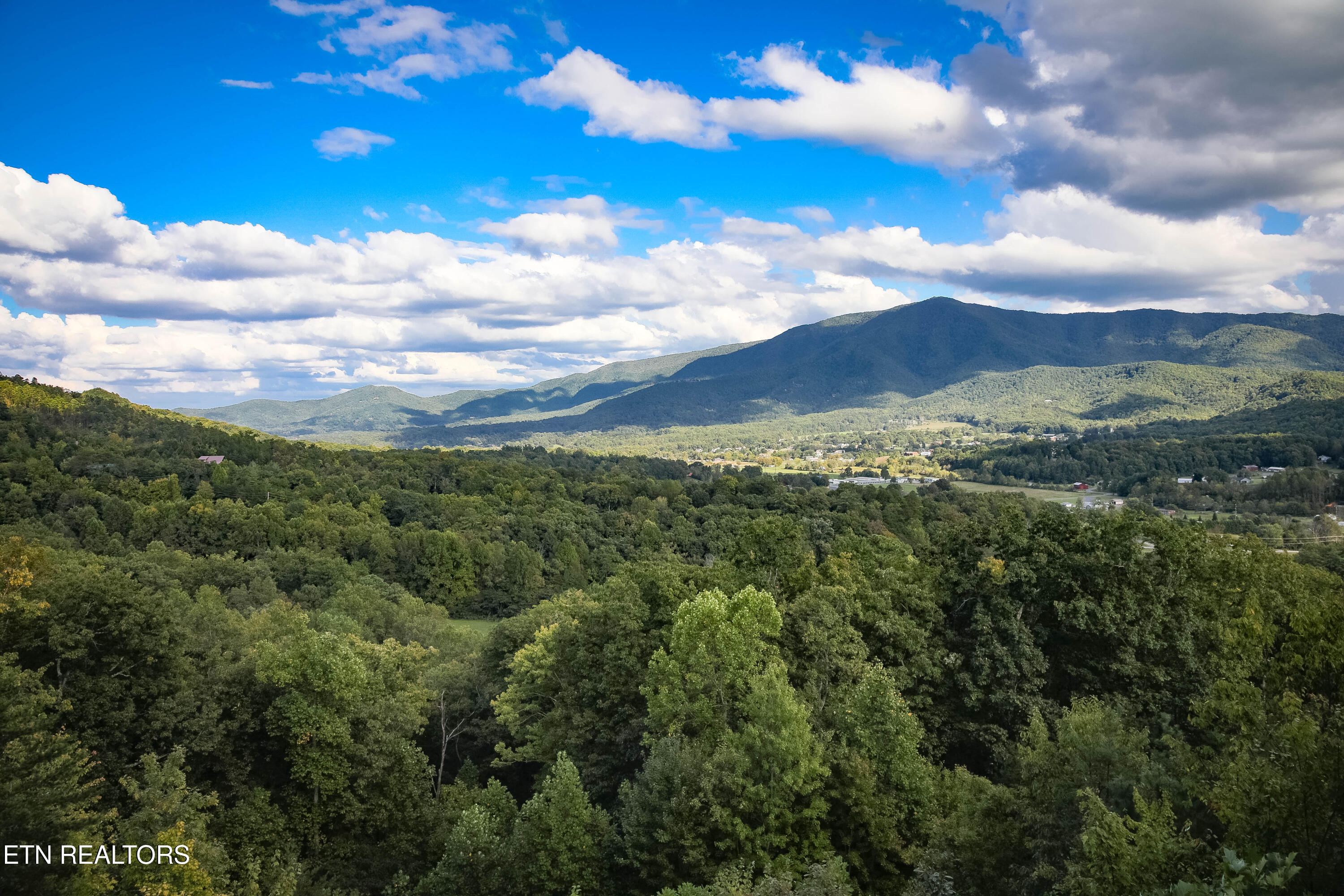 4248 Teaberry Vista Lane Sevierville TN 37862