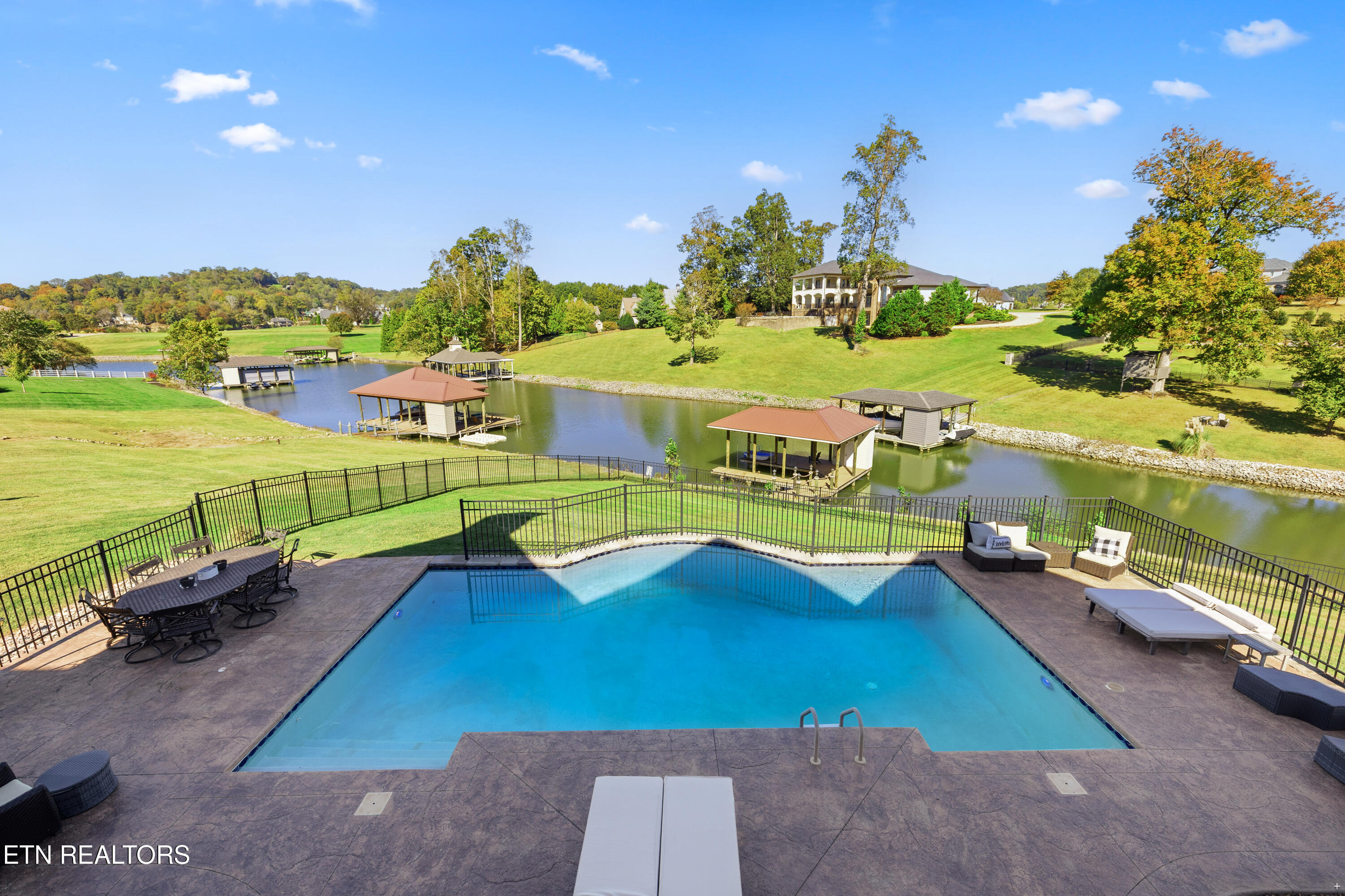 3642 Jackson Pointe Drive Louisville TN 37777