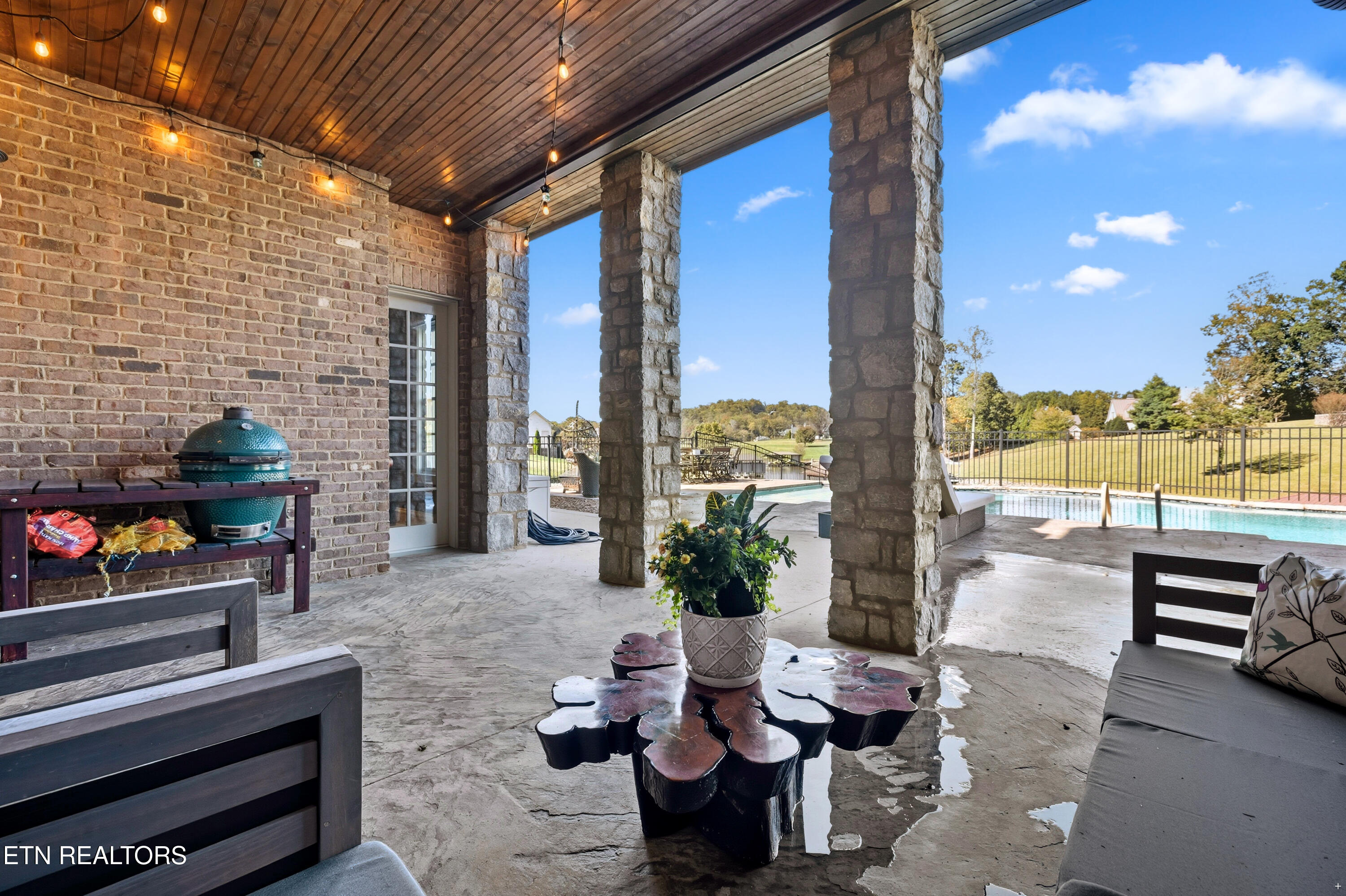 3642 Jackson Pointe Drive Louisville TN 37777