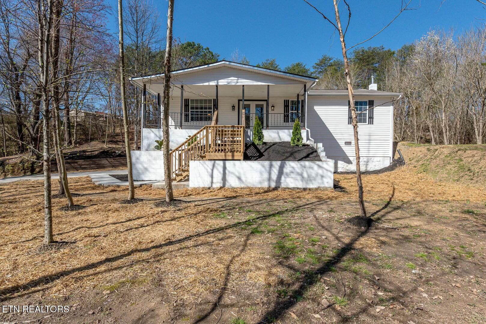 2055 Lake City Highway Clinton TN 37716