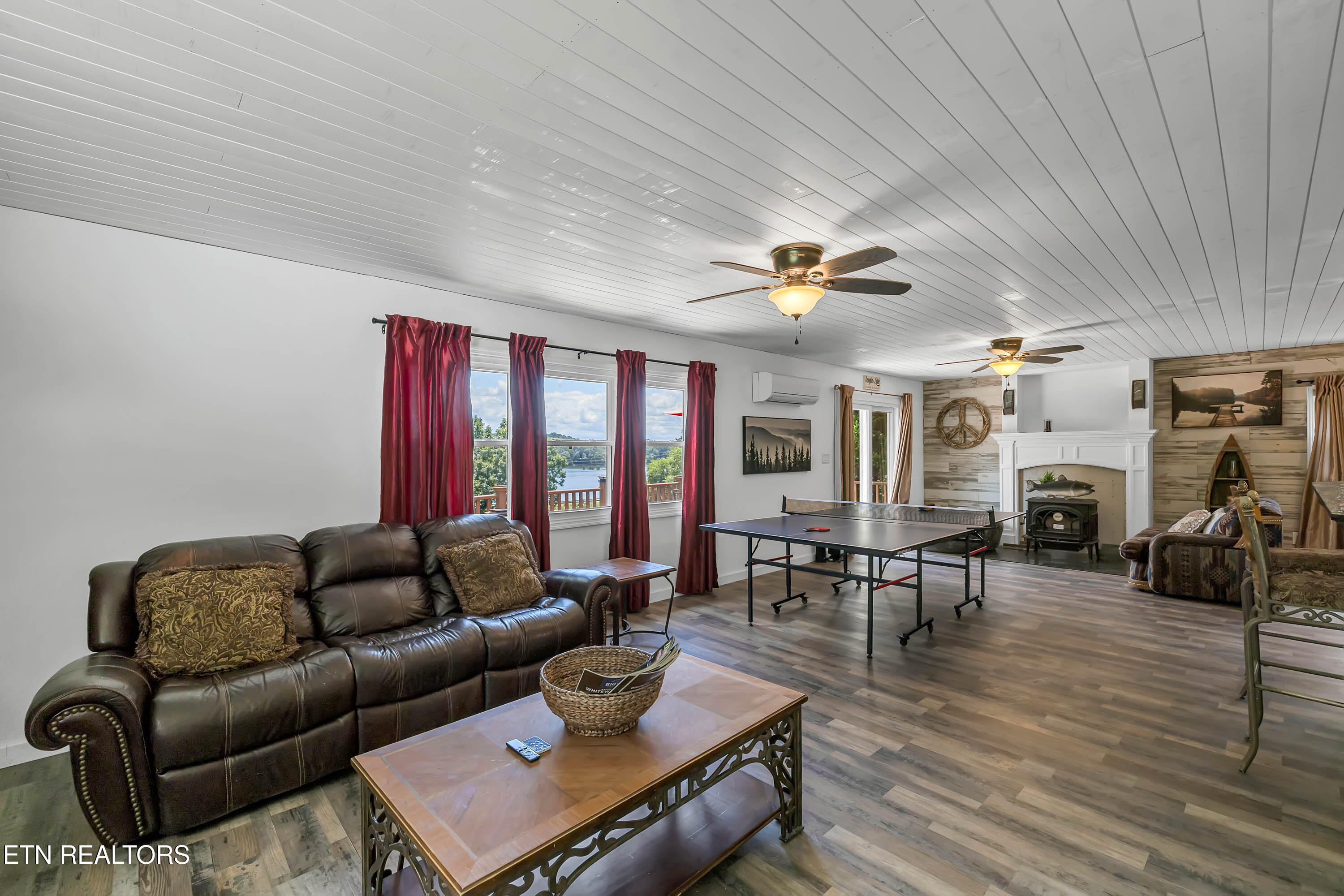 2038 Glenbrook Lane Dandridge TN 37725