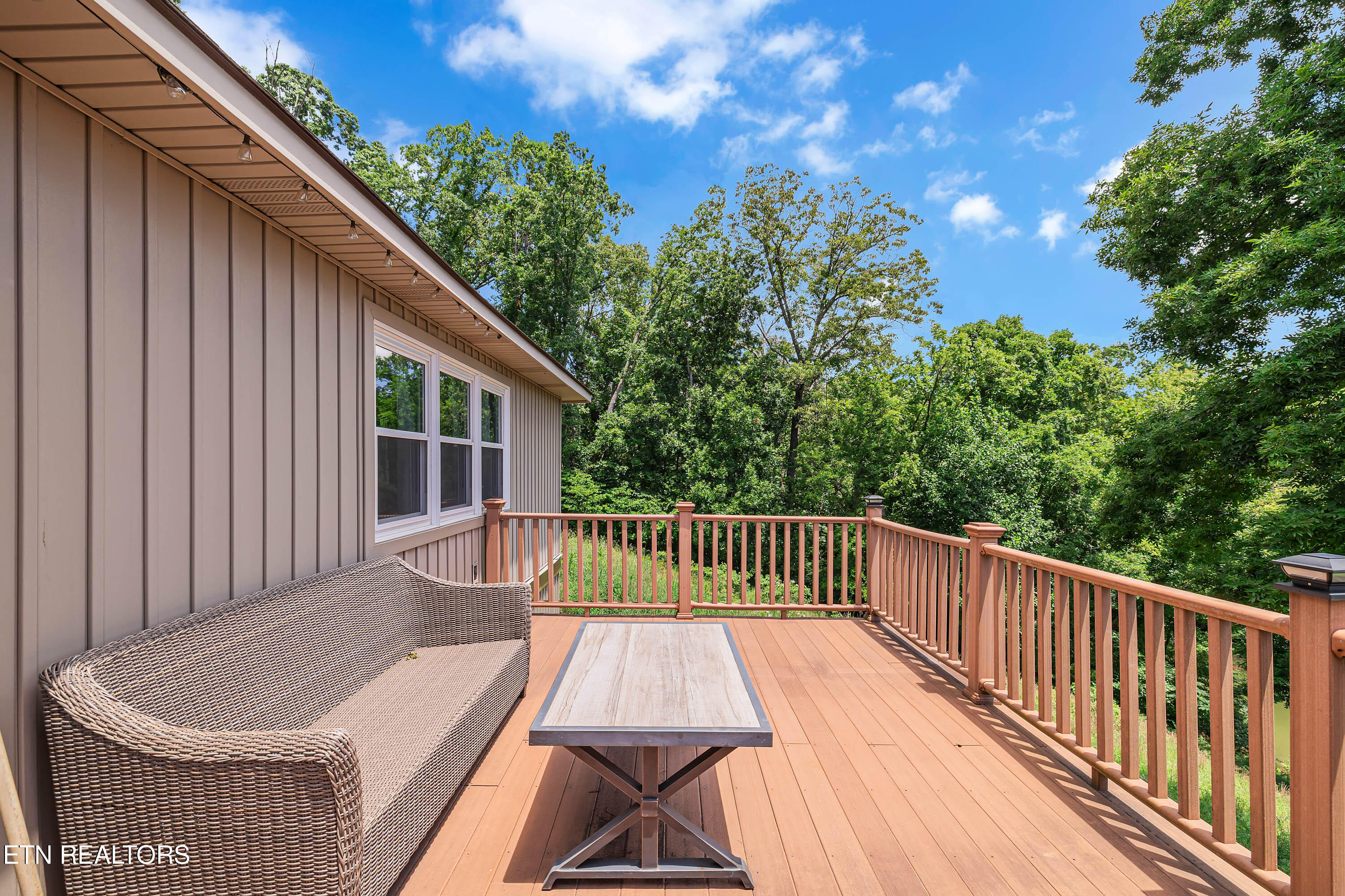 2038 Glenbrook Lane Dandridge TN 37725