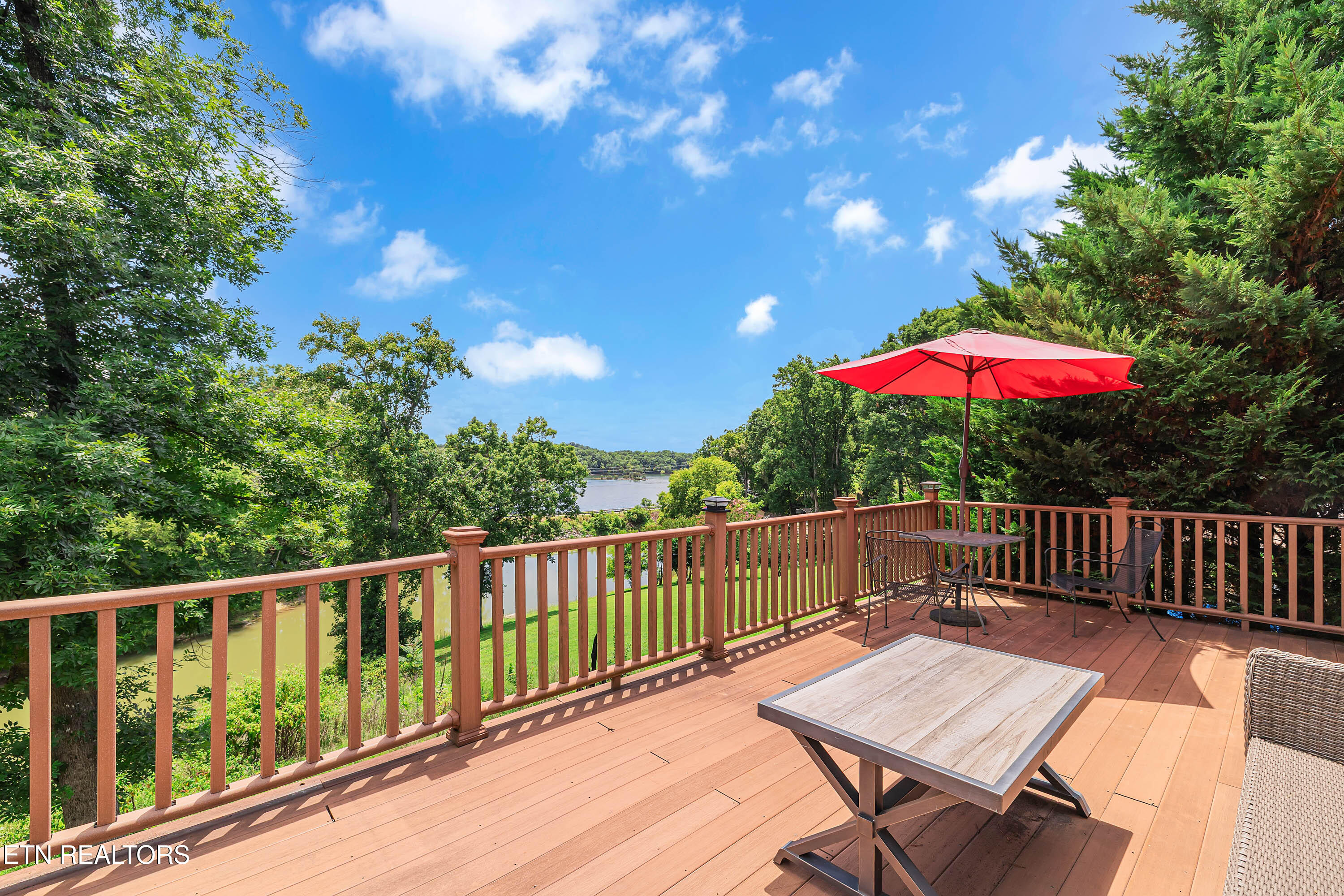 2038 Glenbrook Lane Dandridge TN 37725