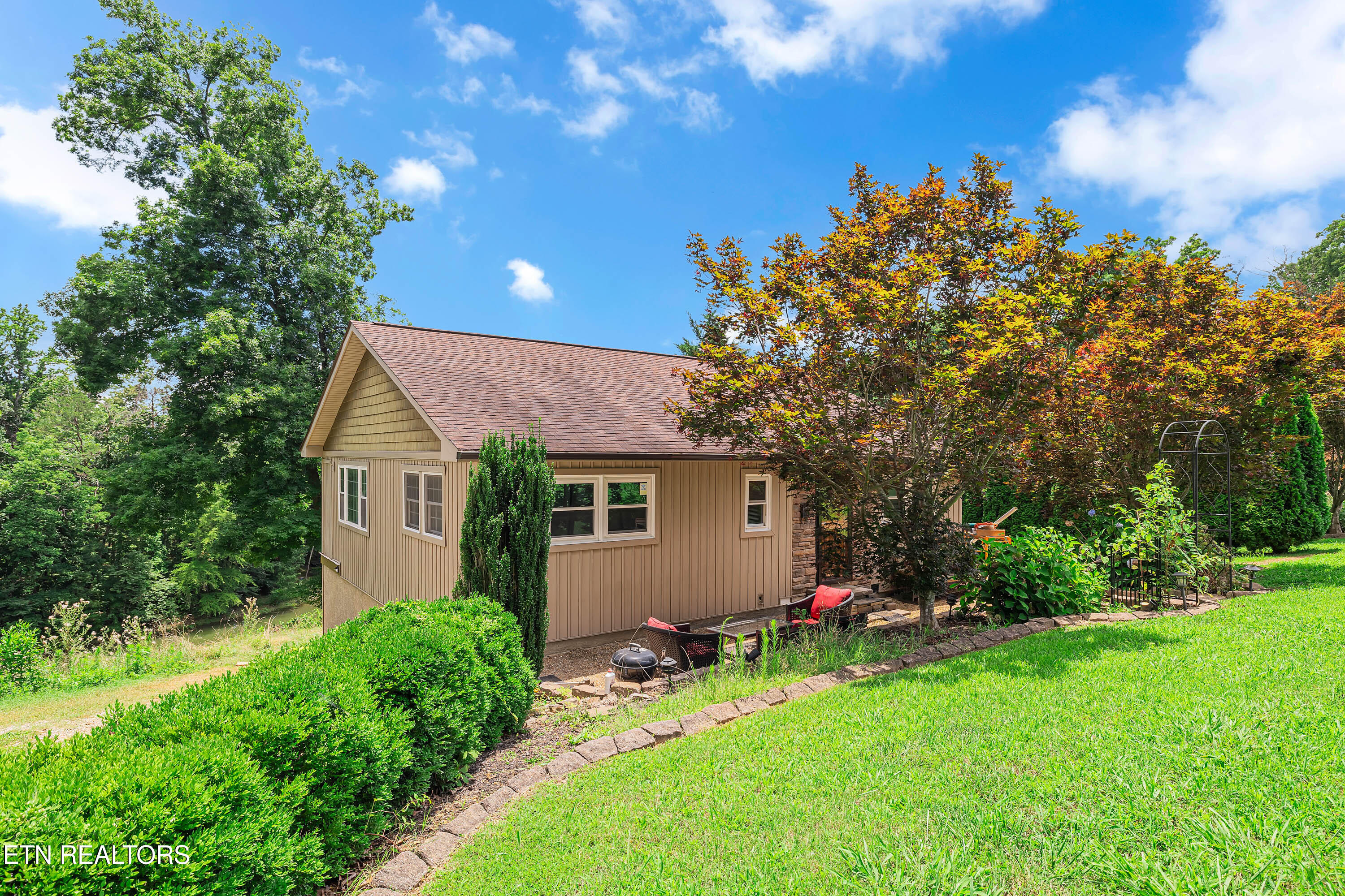 2038 Glenbrook Lane Dandridge TN 37725
