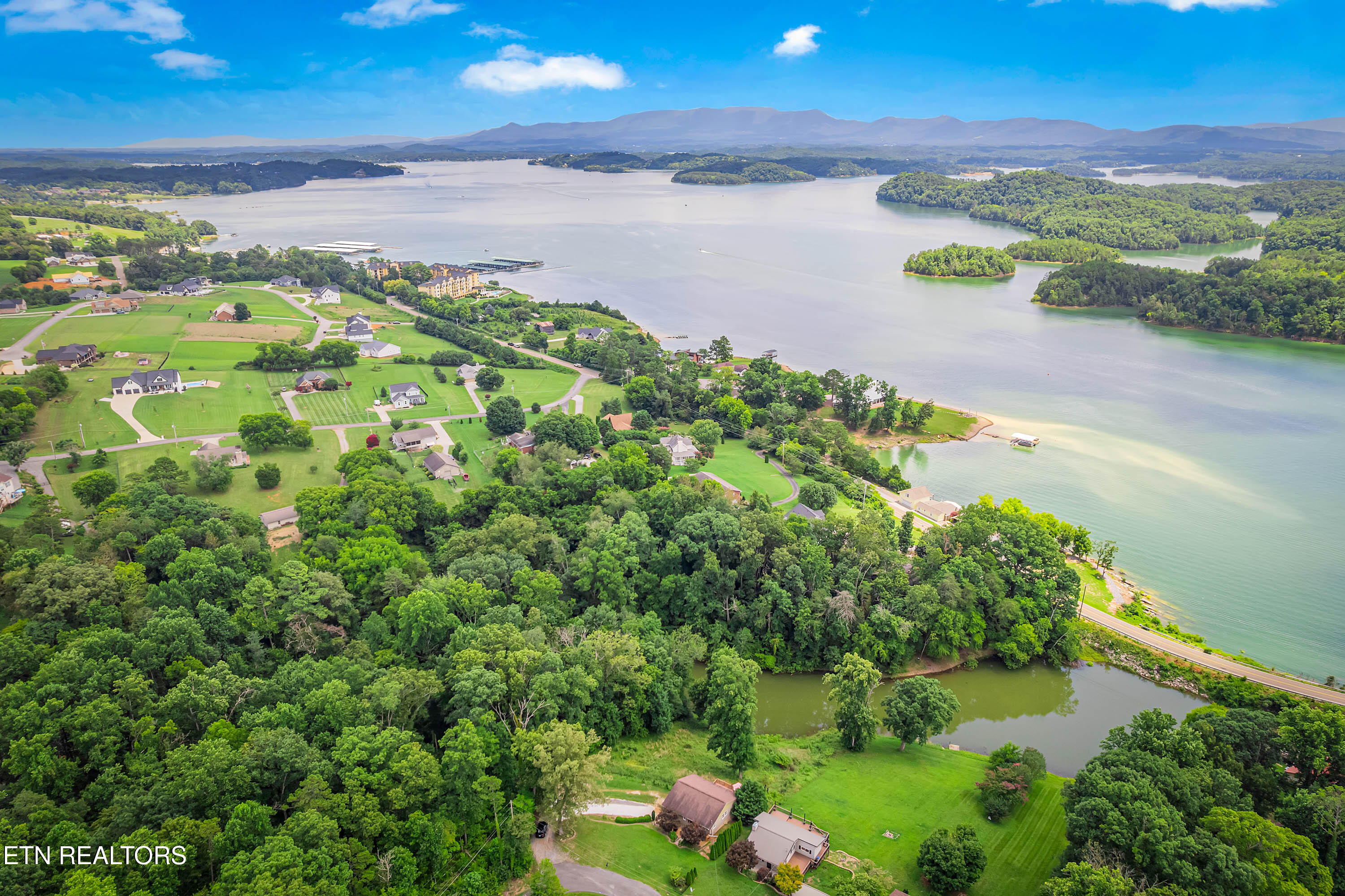 2038 Glenbrook Lane Dandridge TN 37725