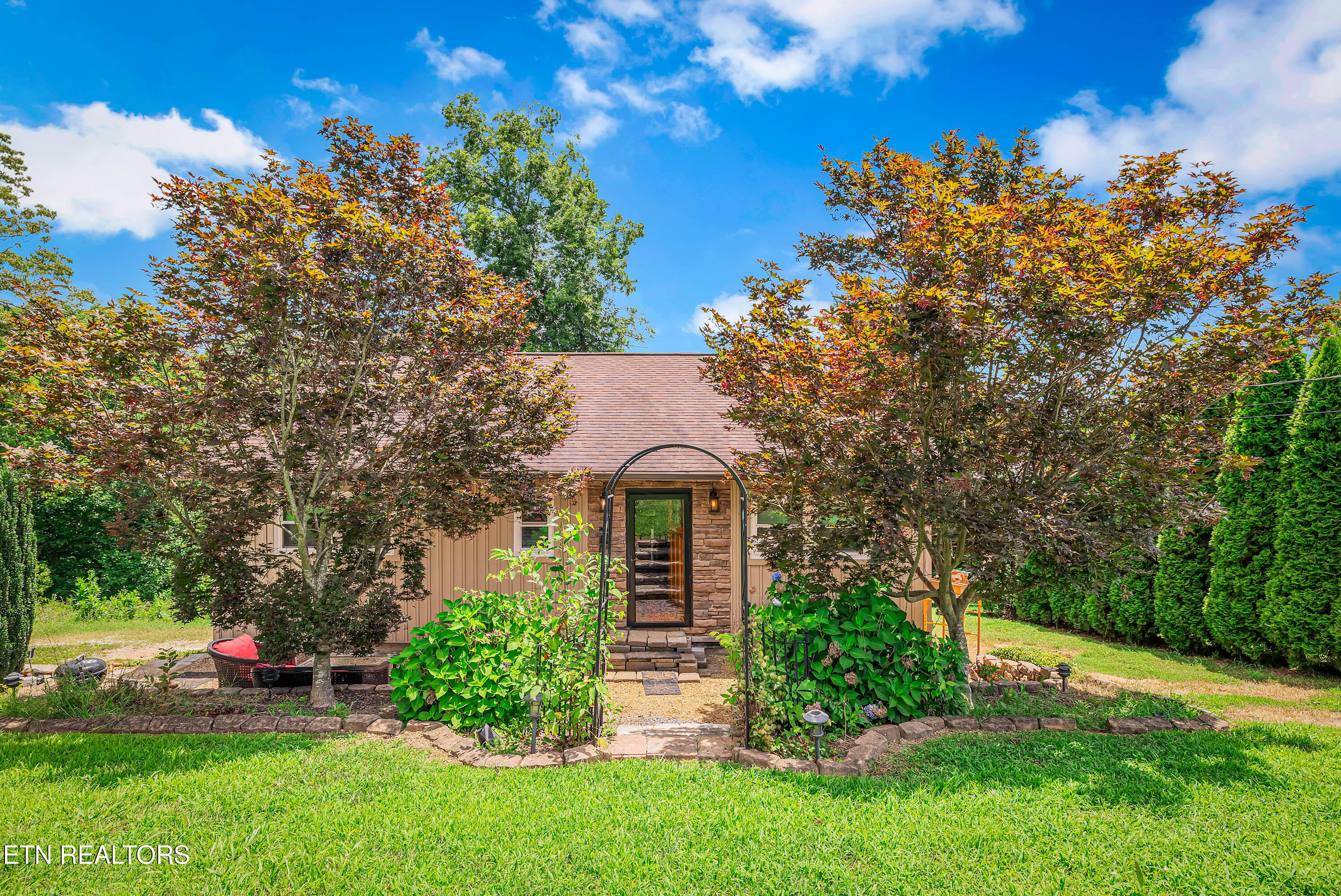 2038 Glenbrook Lane Dandridge TN 37725