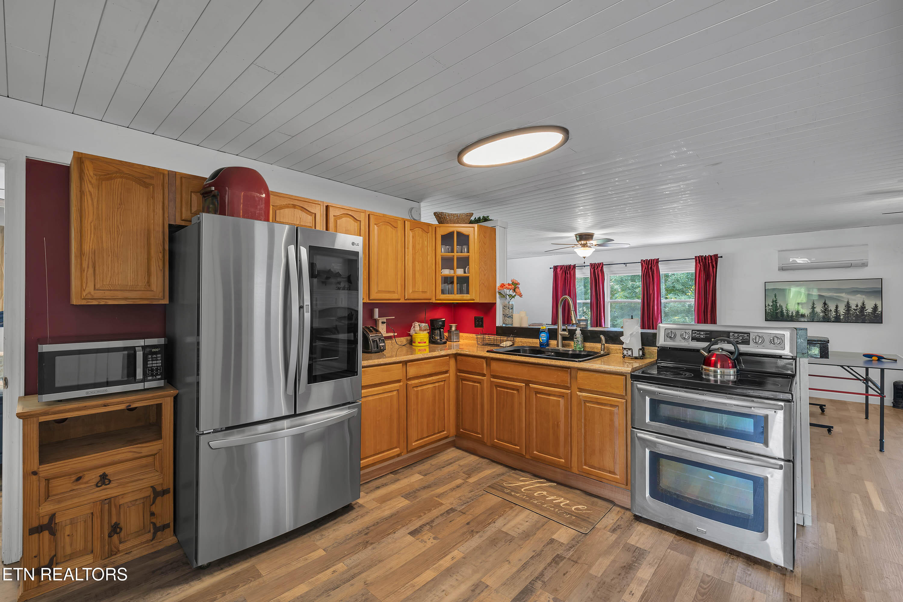 2038 Glenbrook Lane Dandridge TN 37725
