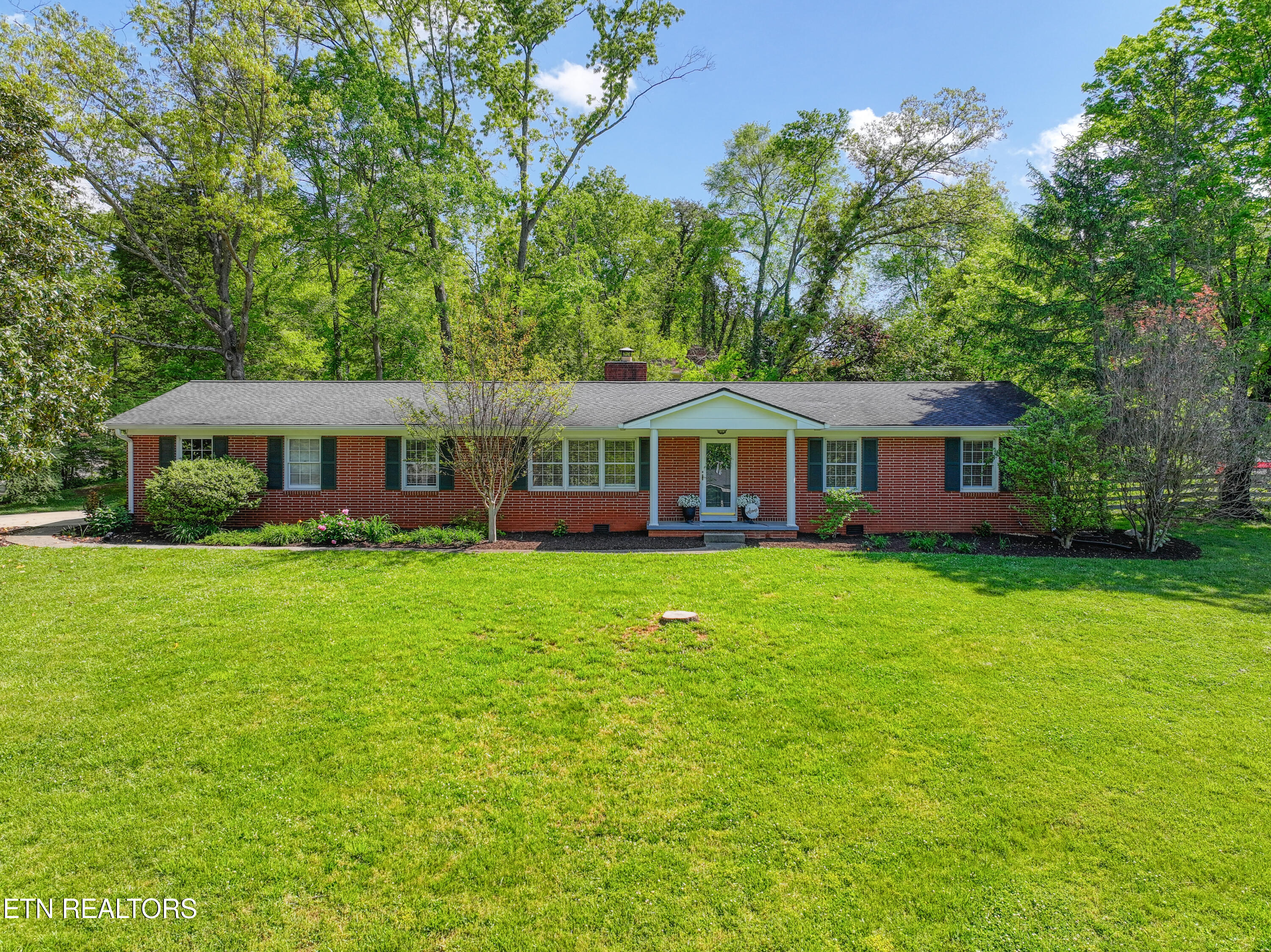 8712 NW Longmeade Drive Knoxville TN 37923