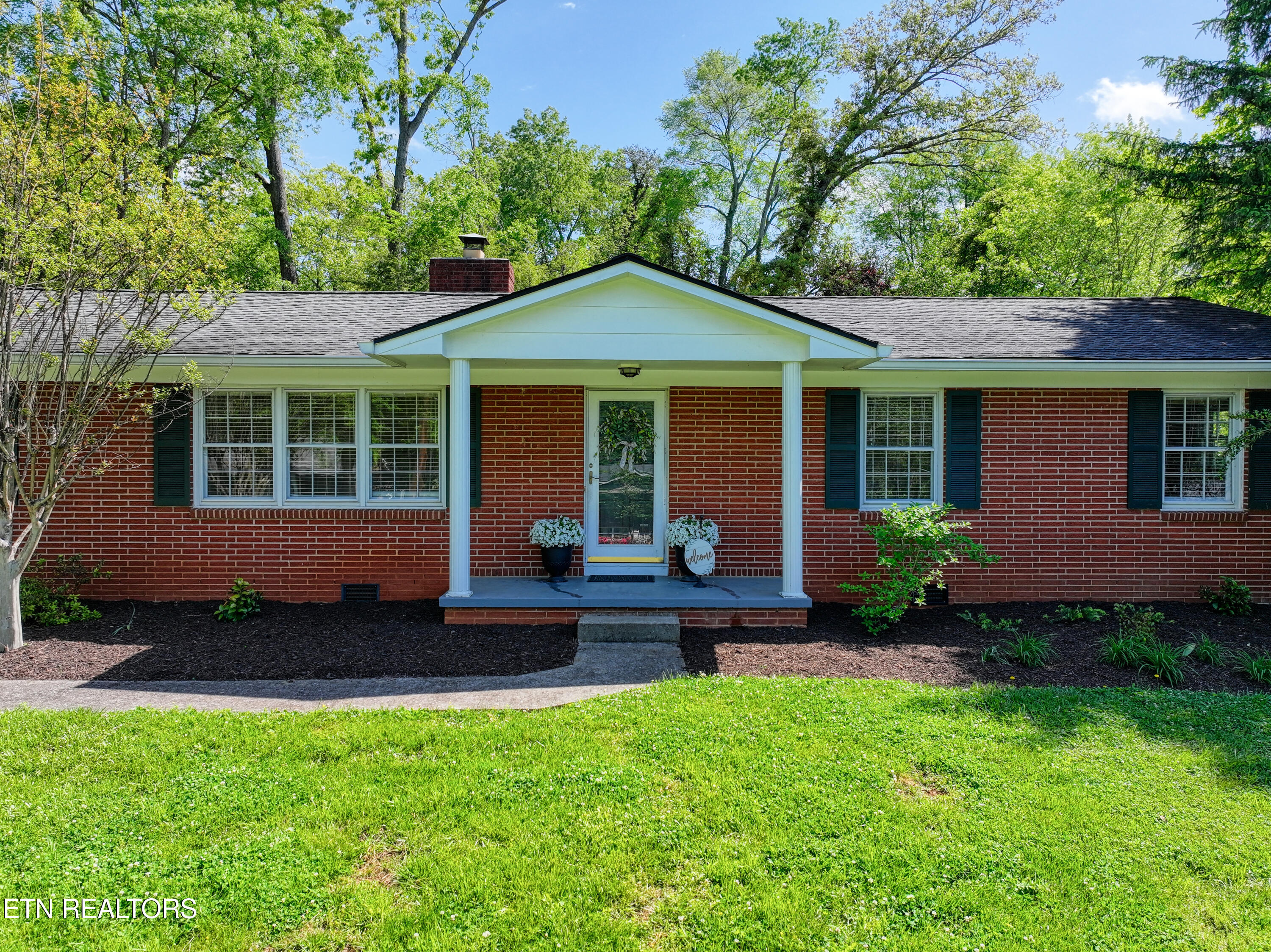 8712 NW Longmeade Drive Knoxville TN 37923