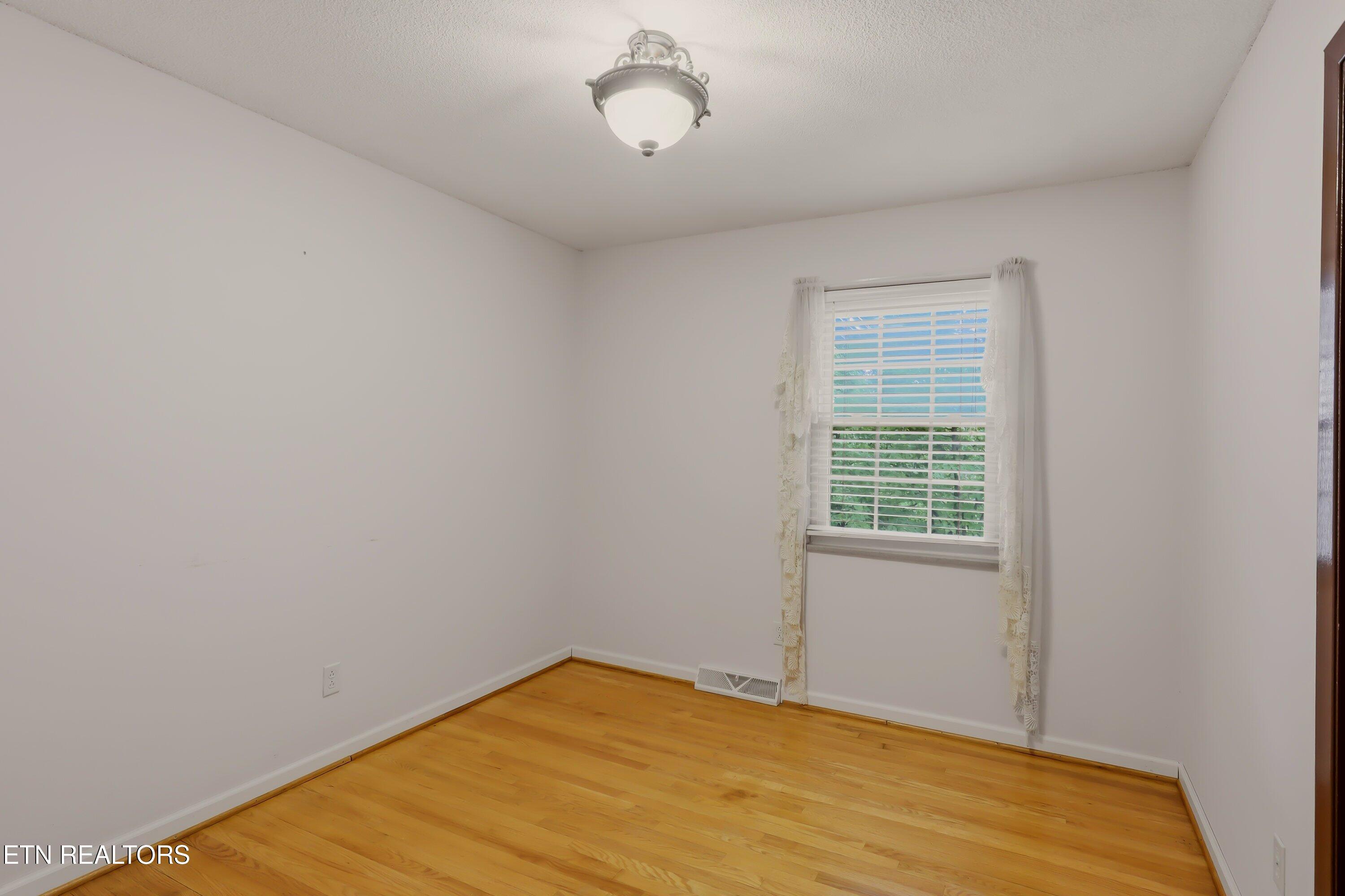 1812 E Alpine Drive Maryville TN 37804