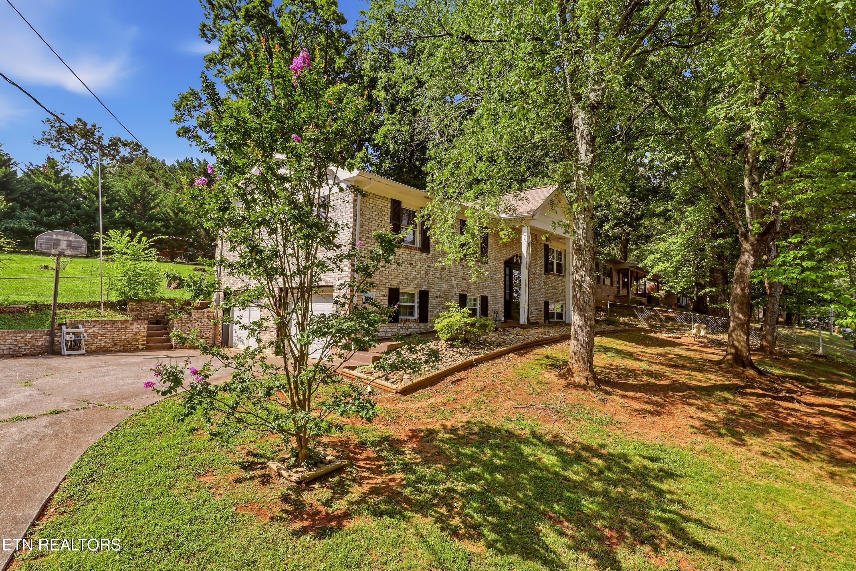 1812 E Alpine Drive Maryville TN 37804