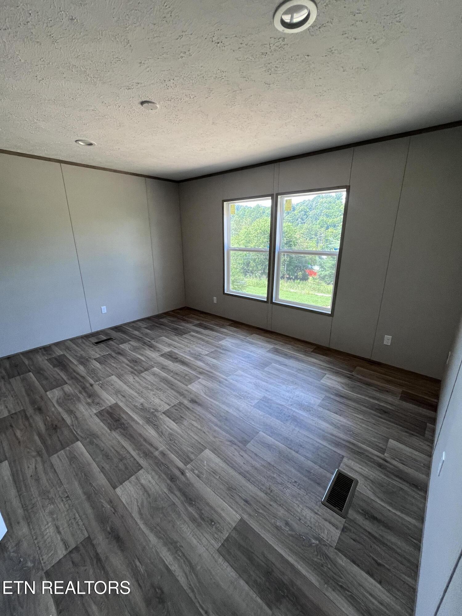 239 Honey Drive New Tazewell TN 37825