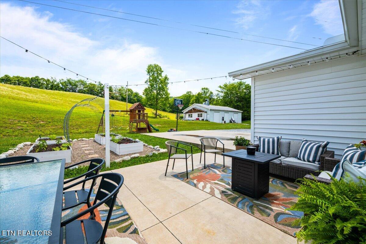 211 Pump Hollow Road Speedwell TN 37870