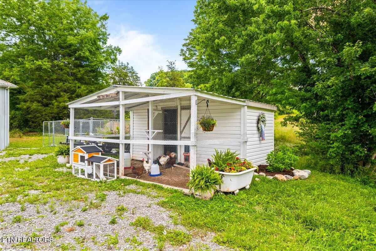 211 Pump Hollow Road Speedwell TN 37870