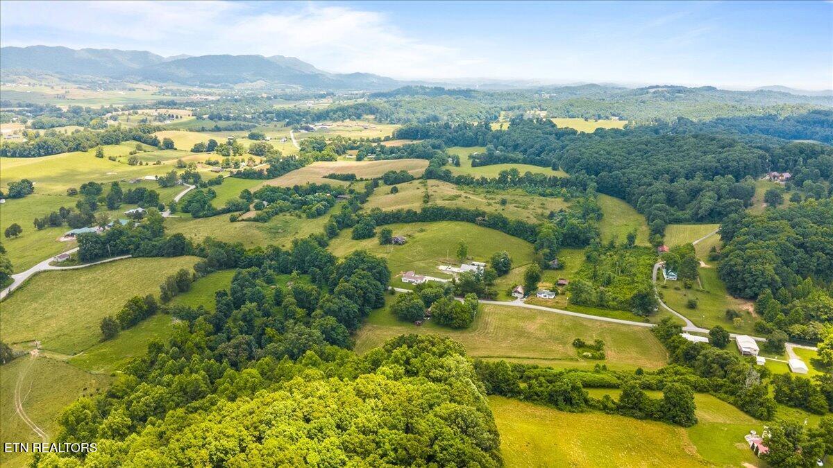 211 Pump Hollow Road Speedwell TN 37870