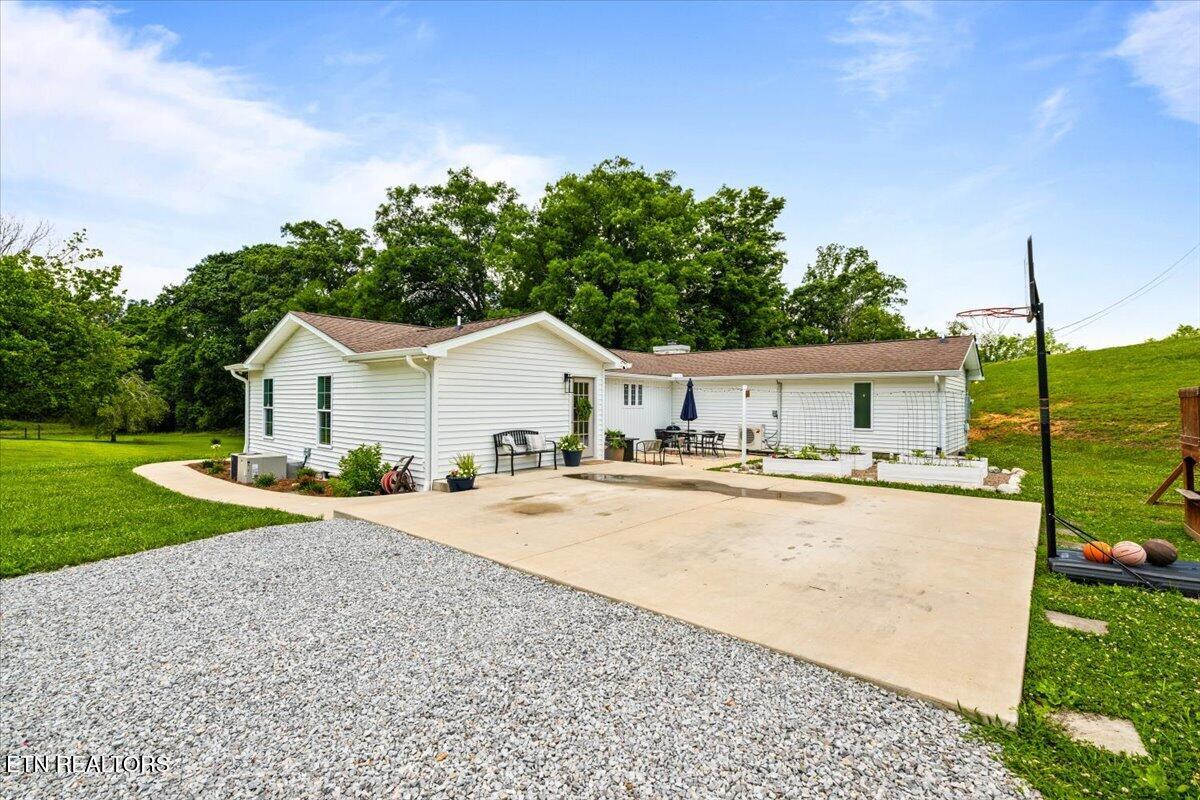 211 Pump Hollow Road Speedwell TN 37870