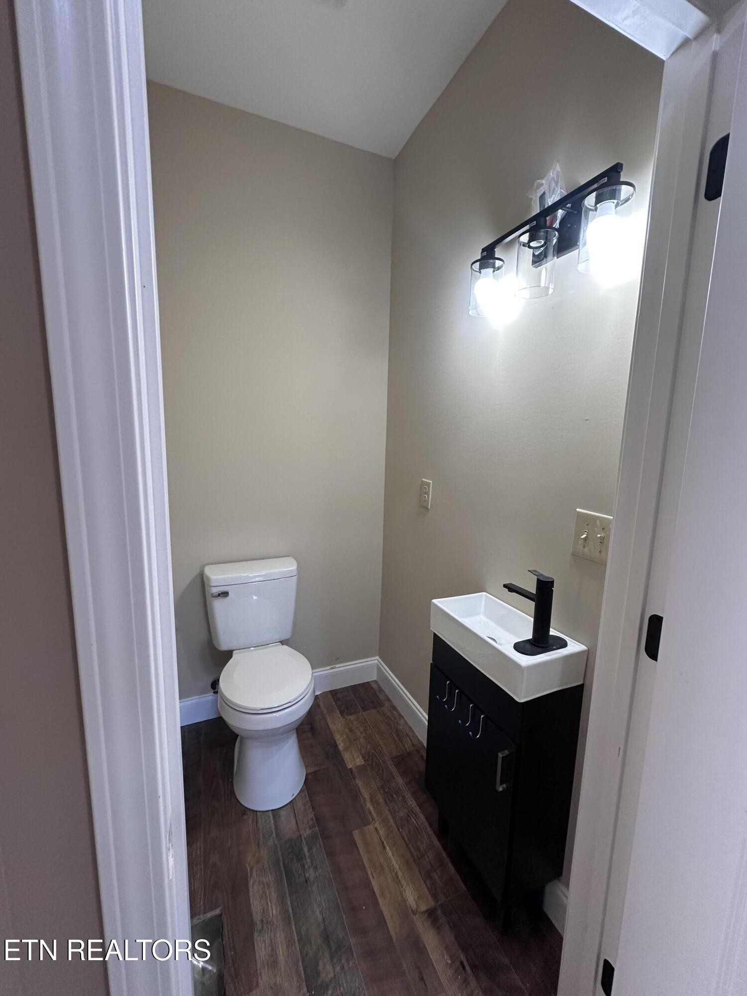 568 Low Valley Road Dandridge TN 37725