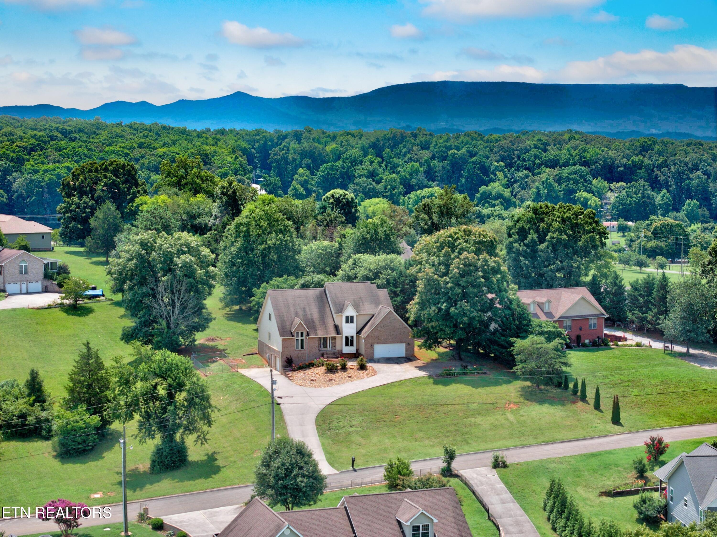 219 Sullivan Pointe Dandridge TN 37725
