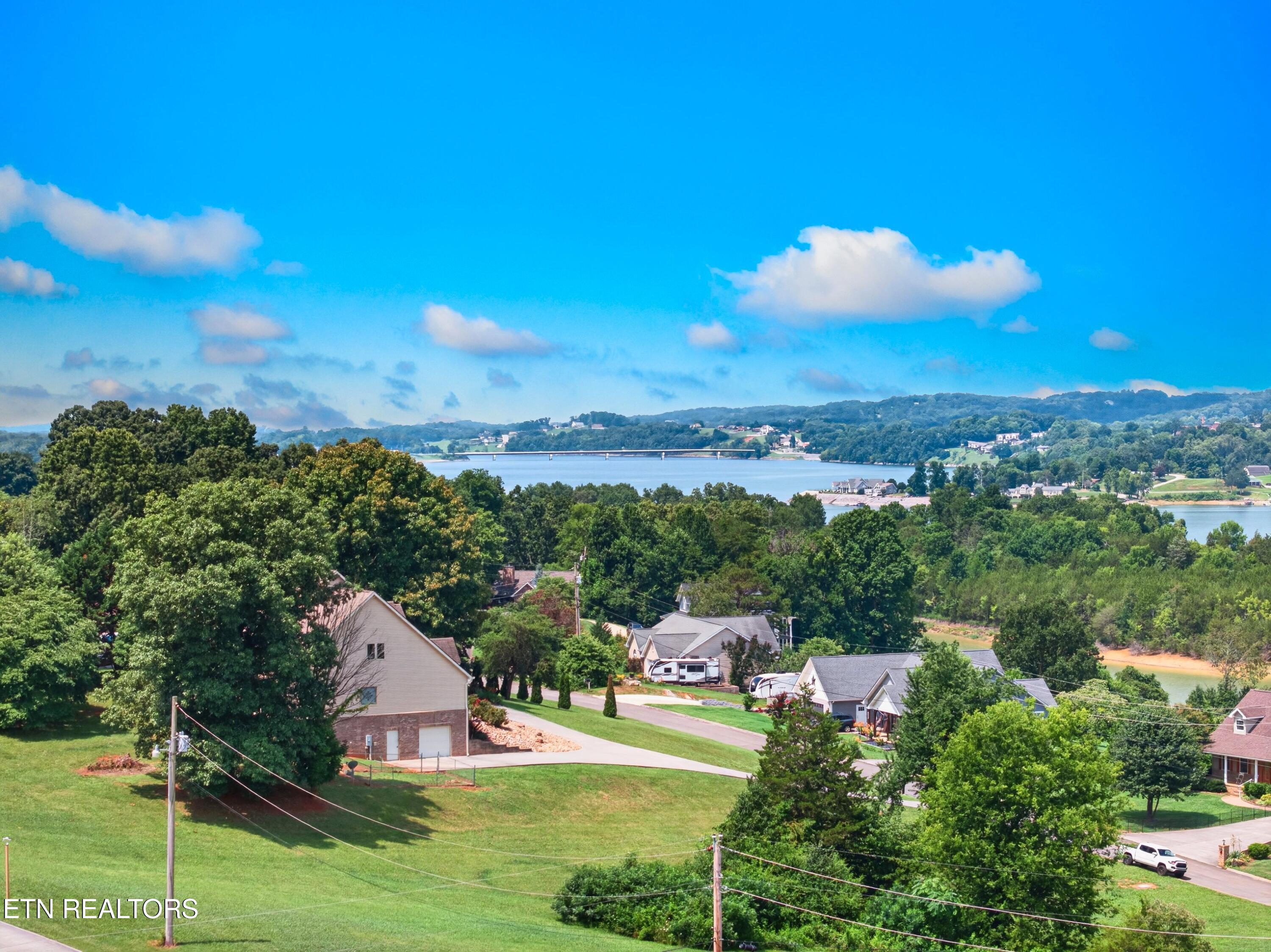 219 Sullivan Pointe Dandridge TN 37725