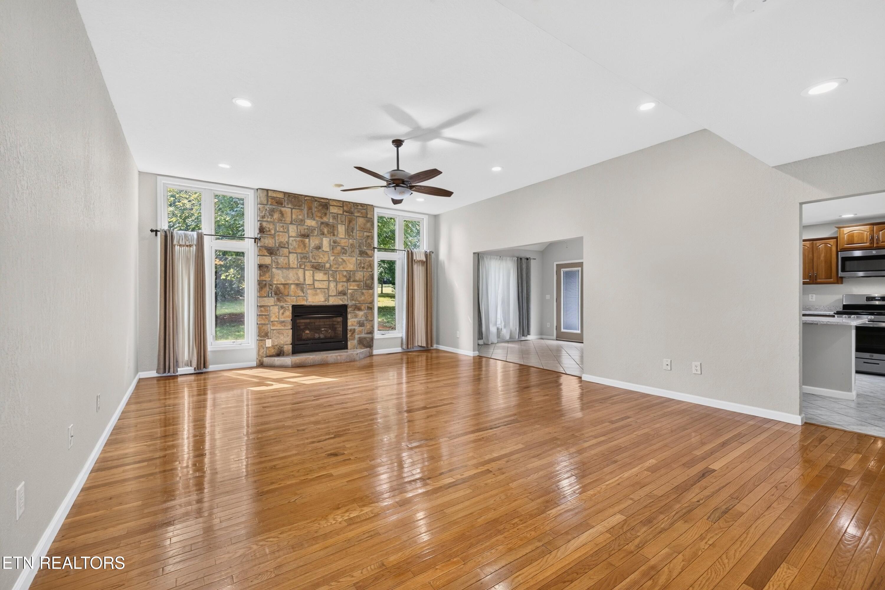 219 Sullivan Pointe Dandridge TN 37725