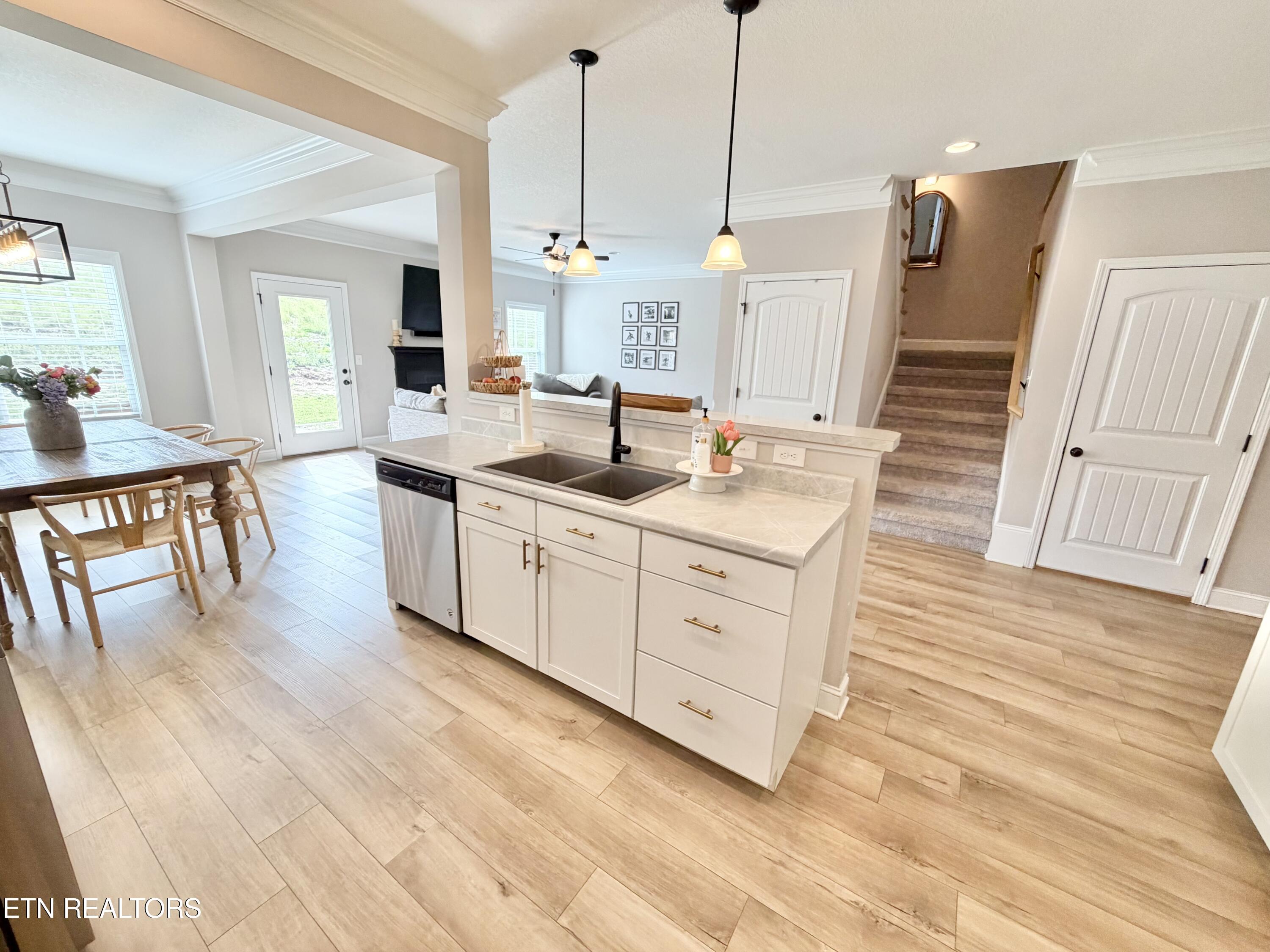 8221 Zodiac Lane Powell TN 37849