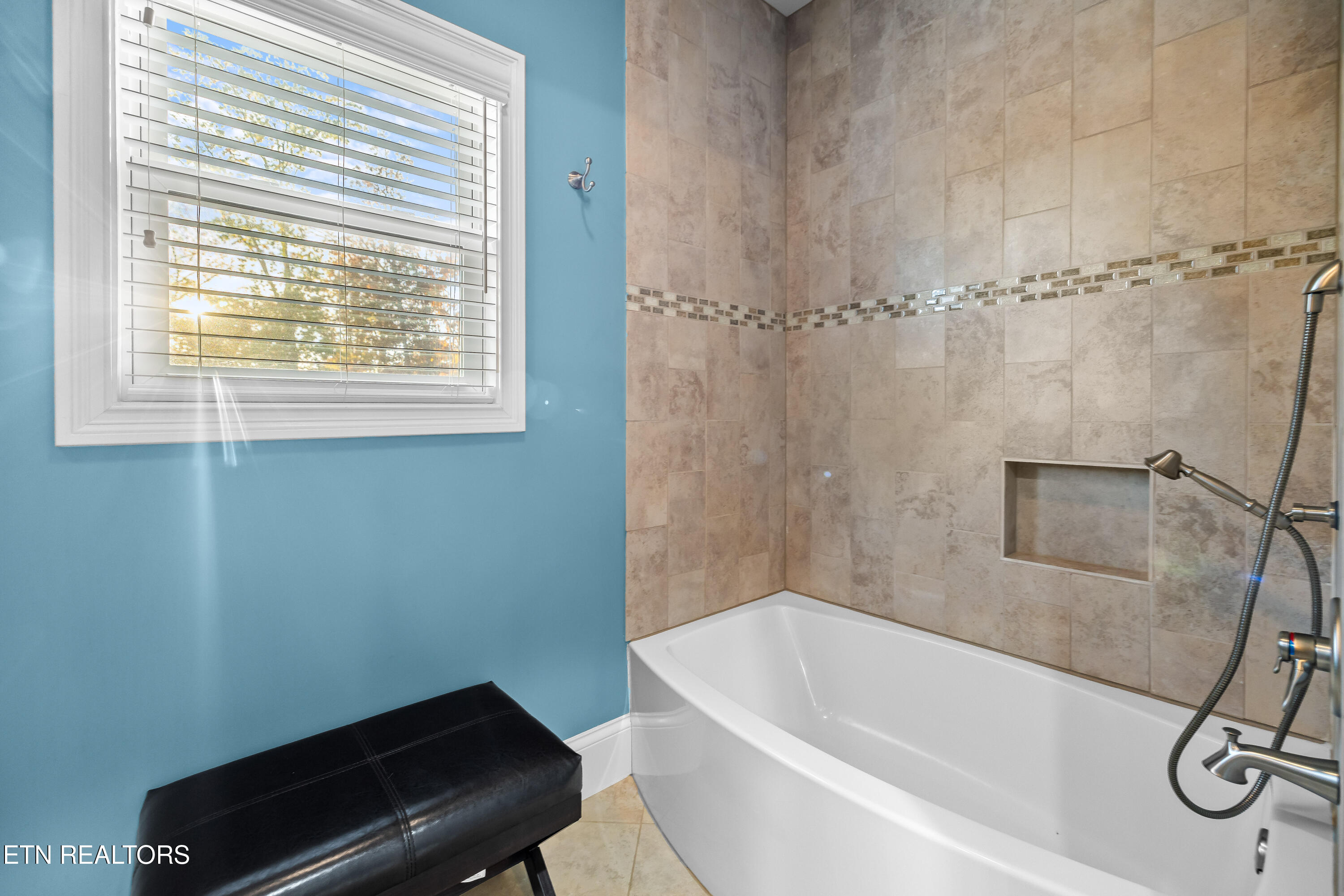 376 Thornton Drive Lenoir City TN 37772