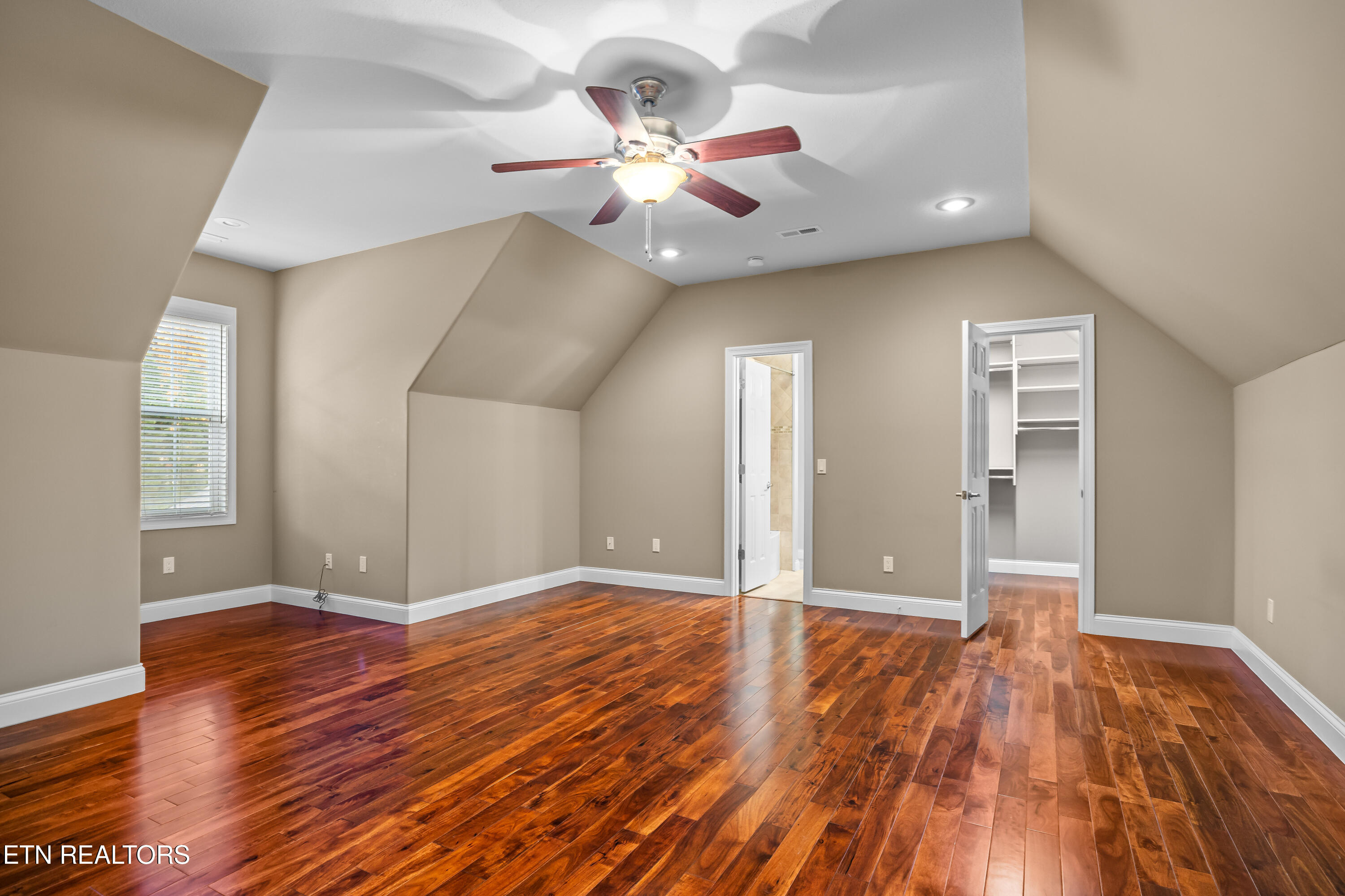 376 Thornton Drive Lenoir City TN 37772
