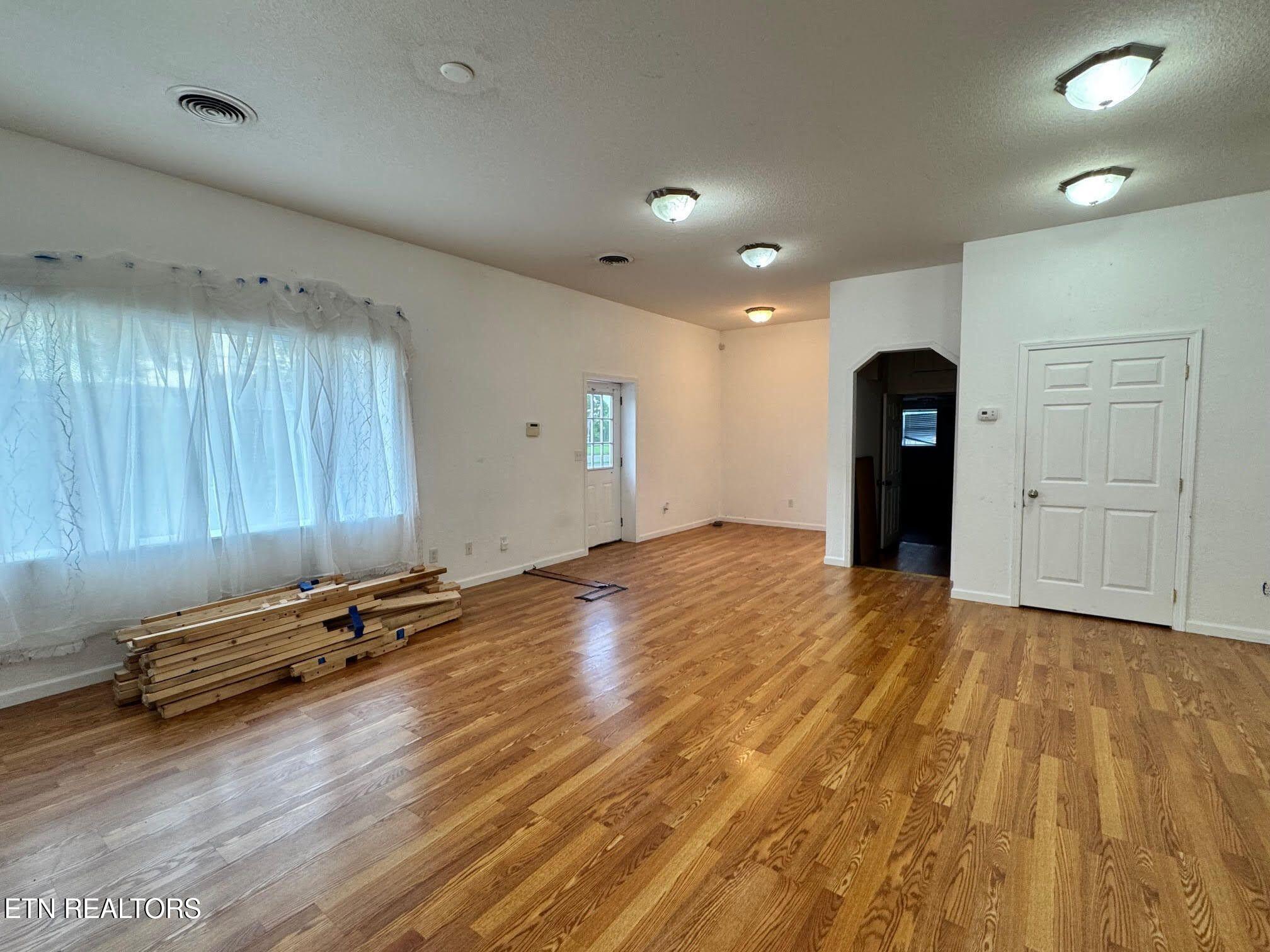5521 S York Highway 5521 Highway Grimsley TN 38565