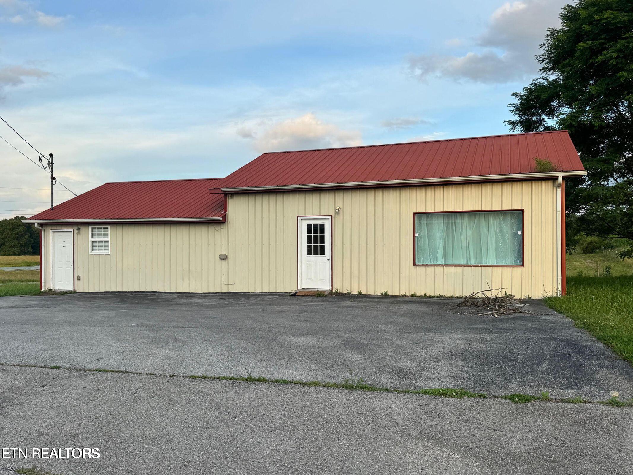 5521 S York Highway 5521 Highway Grimsley TN 38565