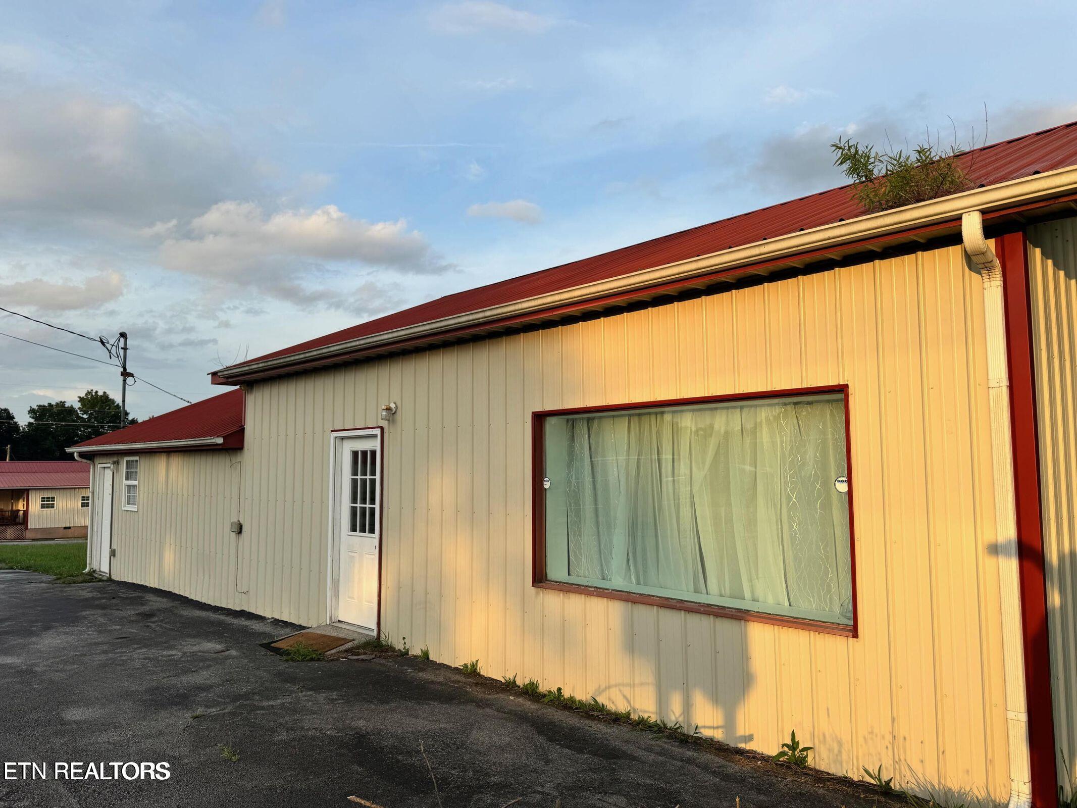 5521 S York Highway 5521 Highway Grimsley TN 38565