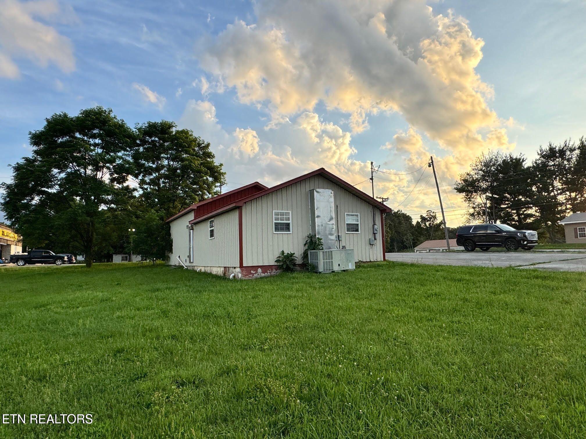 5521 S York Highway 5521 Highway Grimsley TN 38565