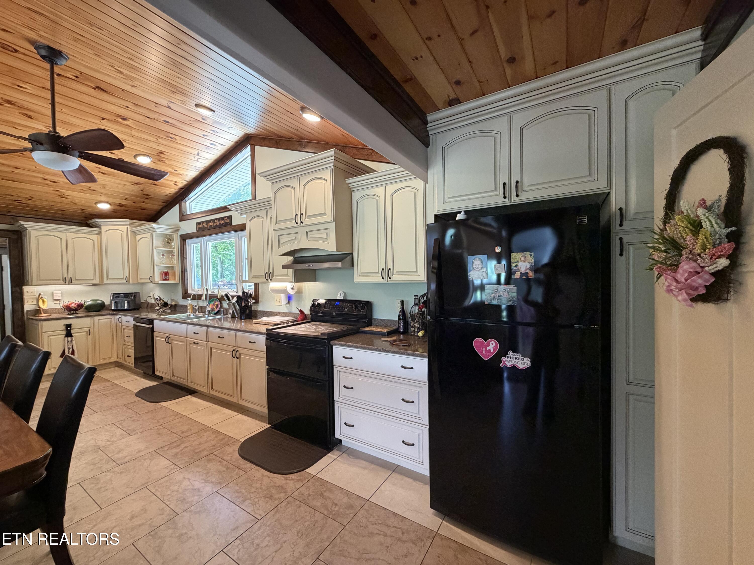 1910 Laramie Trail Dandridge TN 37725