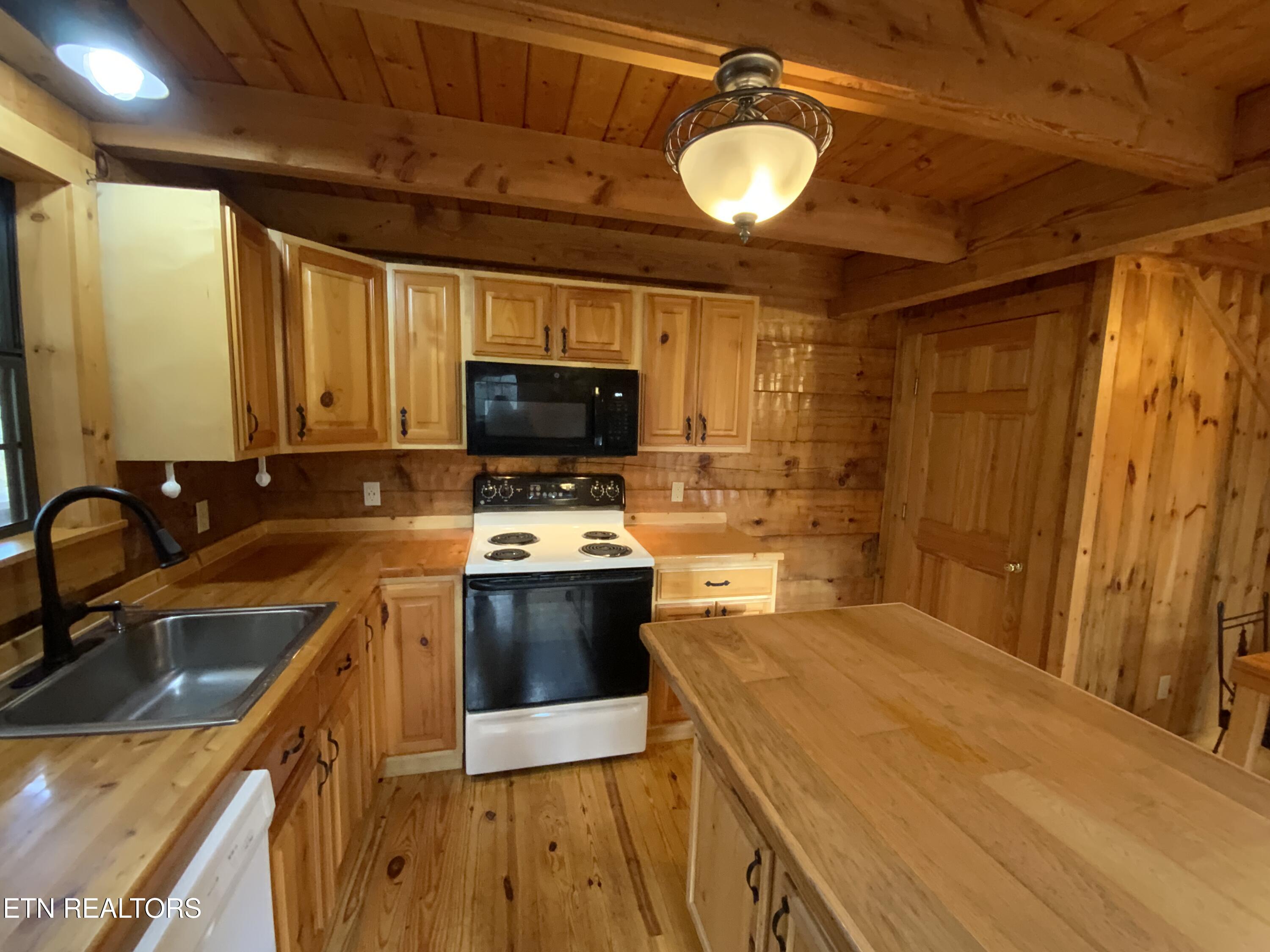 2034 Bales Way Sevierville TN 37876
