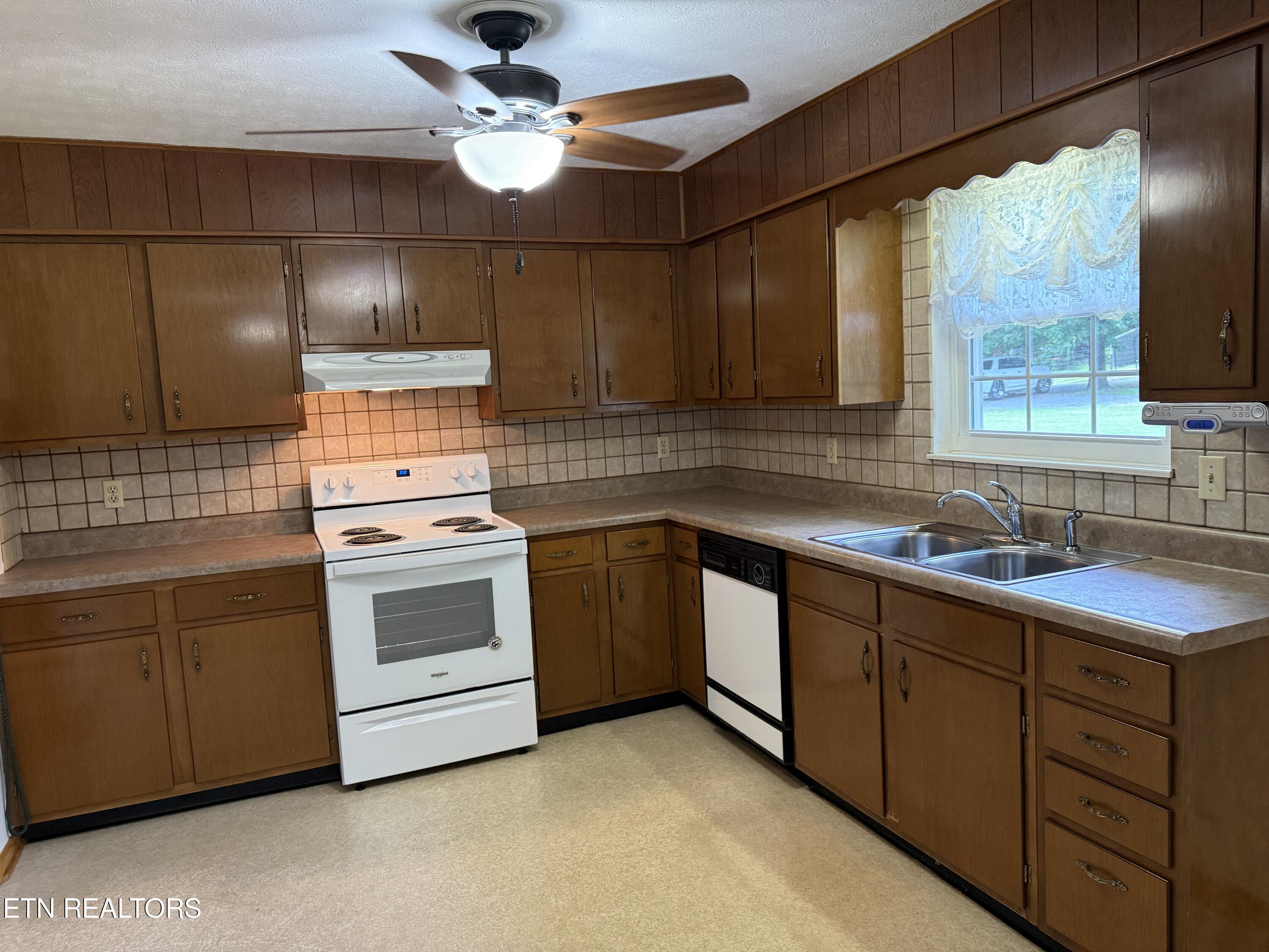 4544 N Wildwood Road Maryville TN 37804