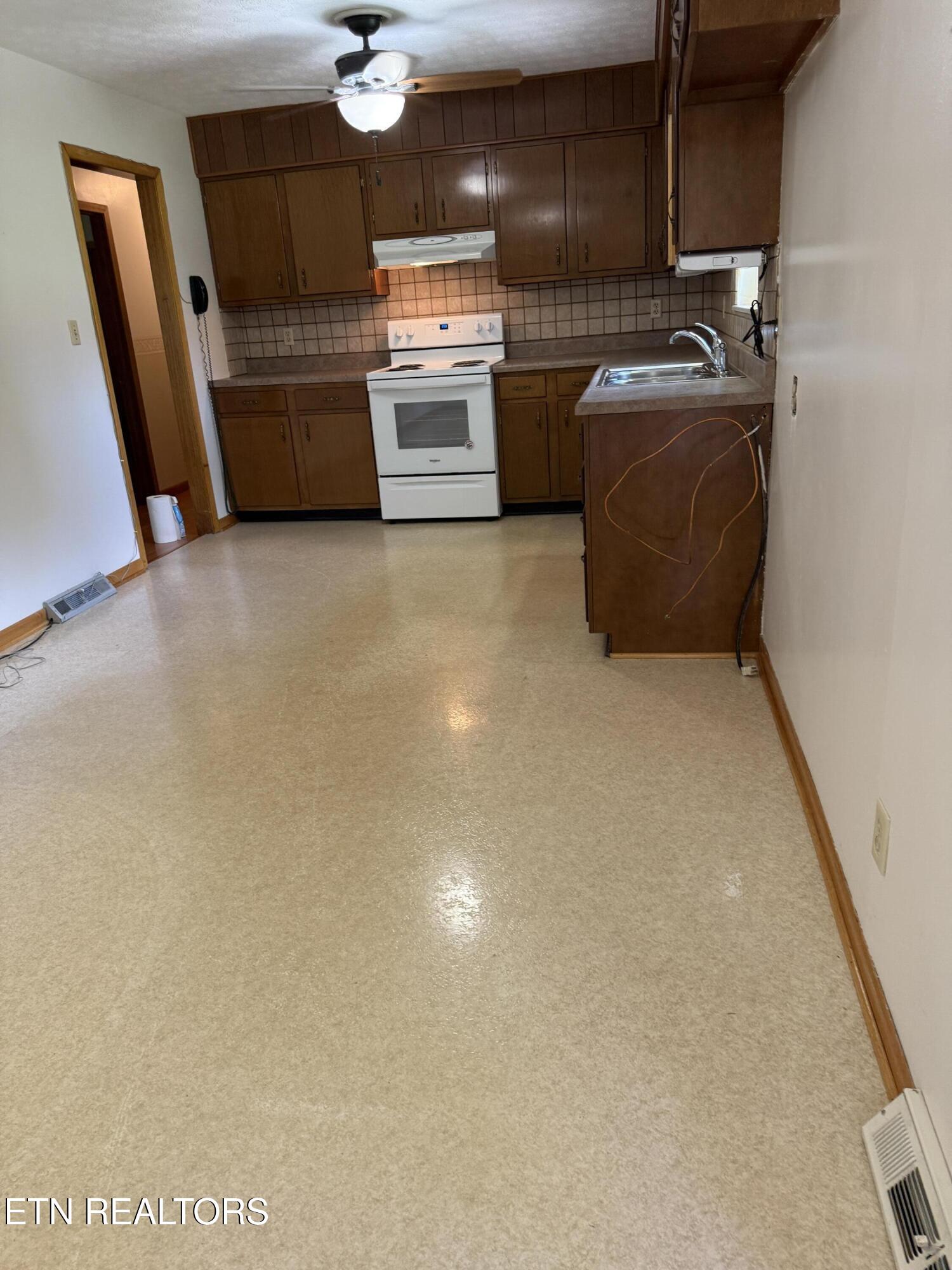 4544 N Wildwood Road Maryville TN 37804