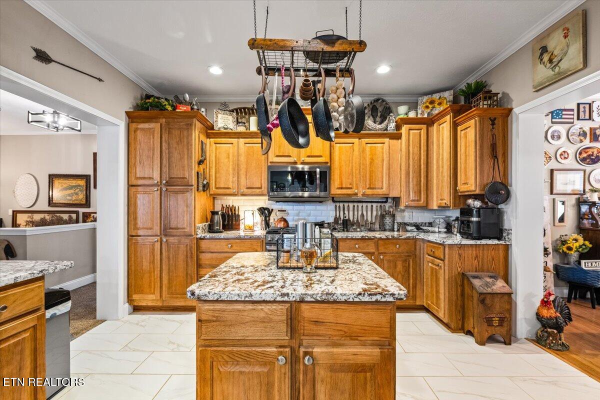 1048 Deerfield Way Lafollette TN 37766