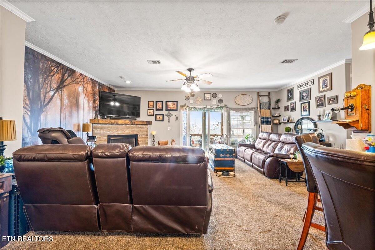 1048 Deerfield Way Lafollette TN 37766