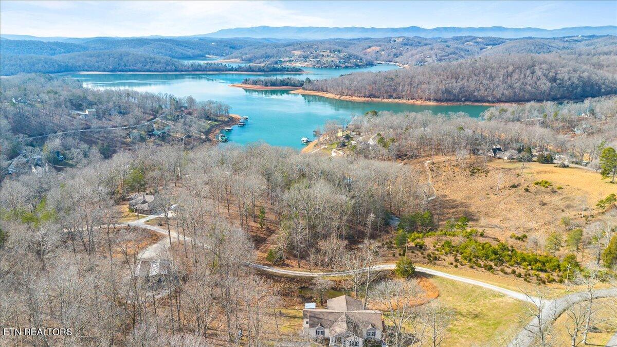 1048 Deerfield Way Lafollette TN 37766