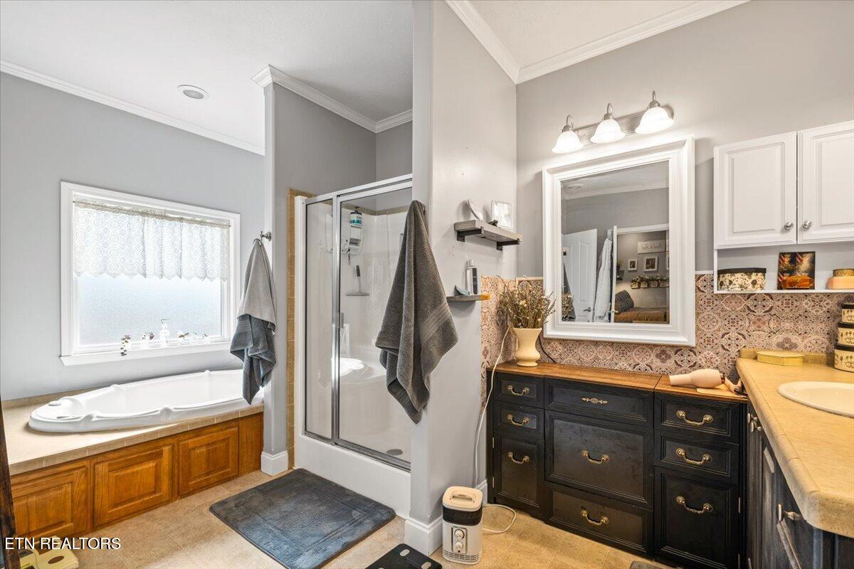 1048 Deerfield Way Lafollette TN 37766