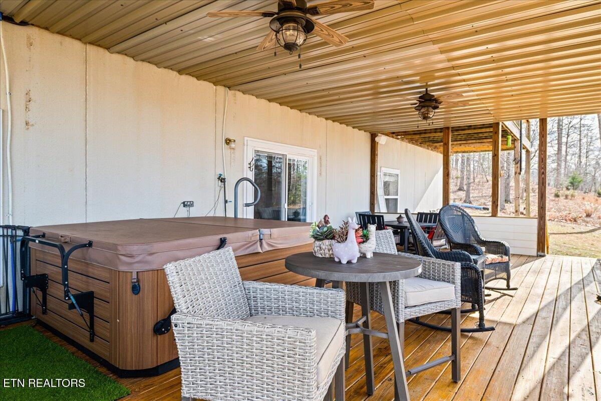 1048 Deerfield Way Lafollette TN 37766
