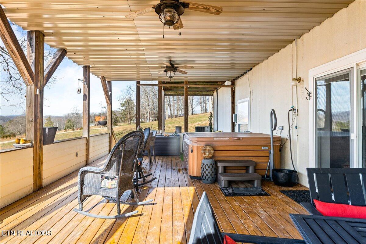 1048 Deerfield Way Lafollette TN 37766