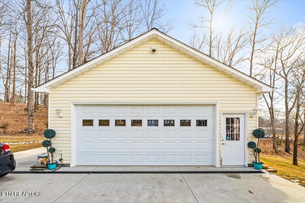 1048 Deerfield Way Lafollette TN 37766