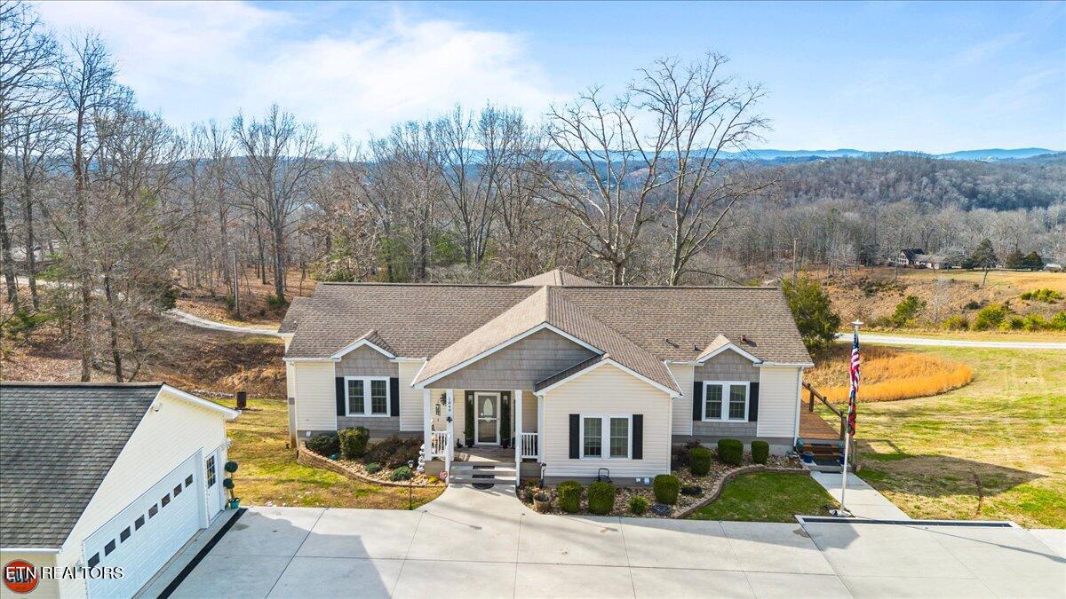1048 Deerfield Way Lafollette TN 37766