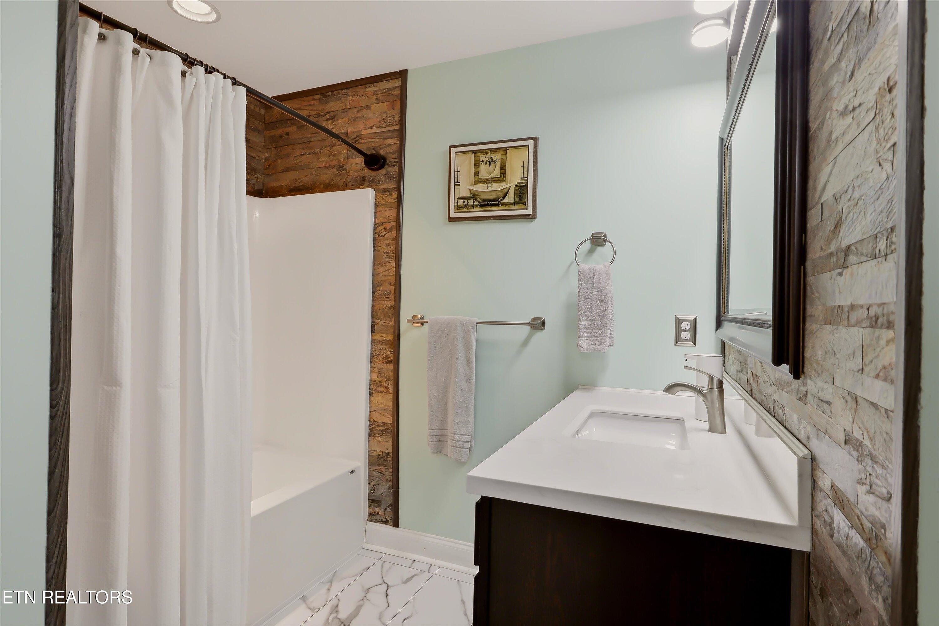2526 Peach Orchard Road Maryville TN 37803