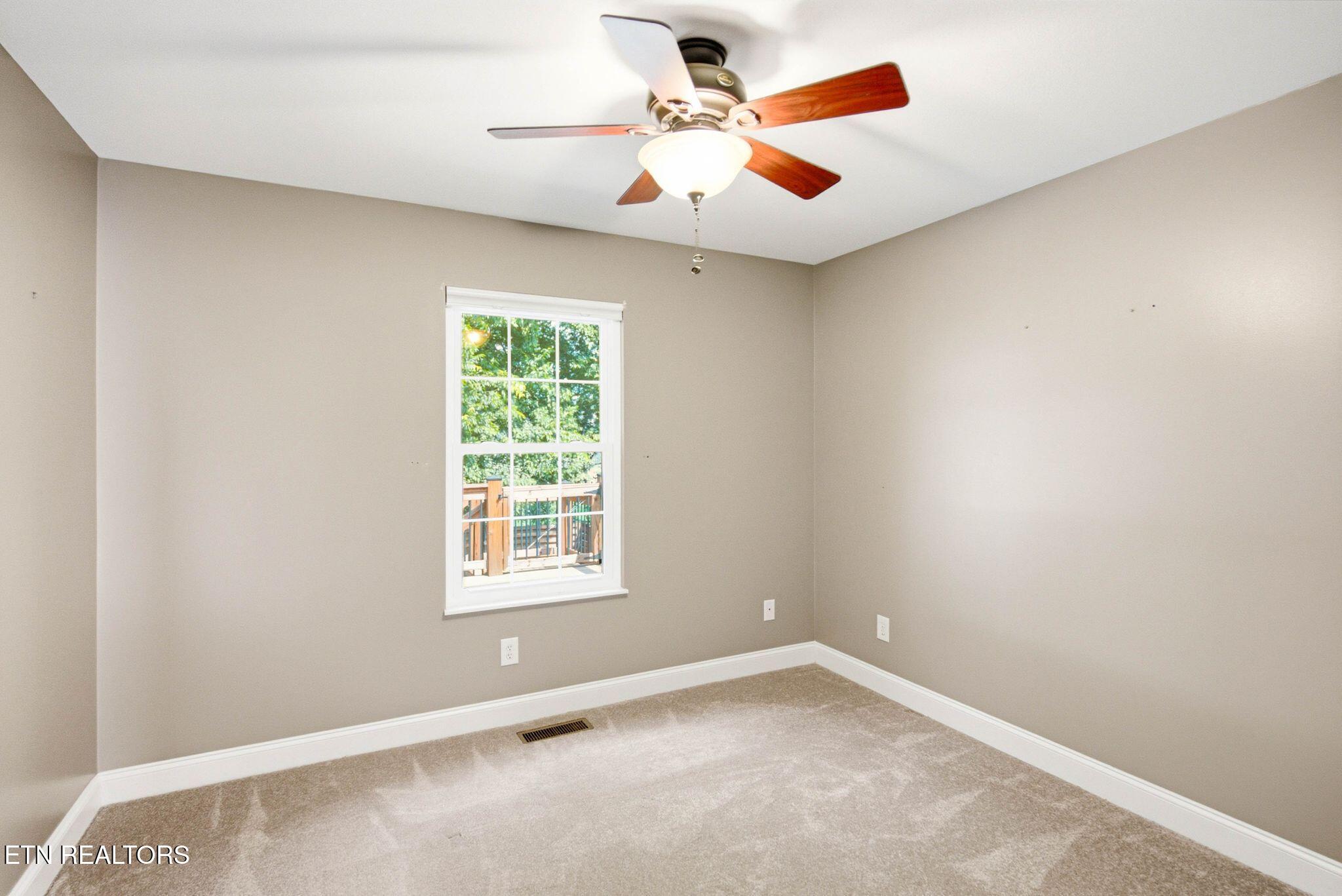 5223 Trumpet Vine Lane Knoxville TN 37918
